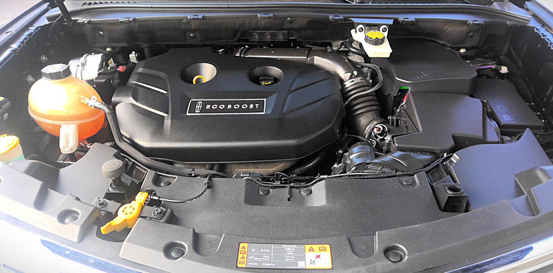 2017 BLACK Lincoln MKC Premiere AWD (5LMCJ1D99HU) with an 2.0L L4 DOHC 16V engine, 6A transmission, located at 502 S. Riverside Avenue, Medford, OR, 97501, (541) 773-3136, 42.322803, -122.867477 - Photo#8