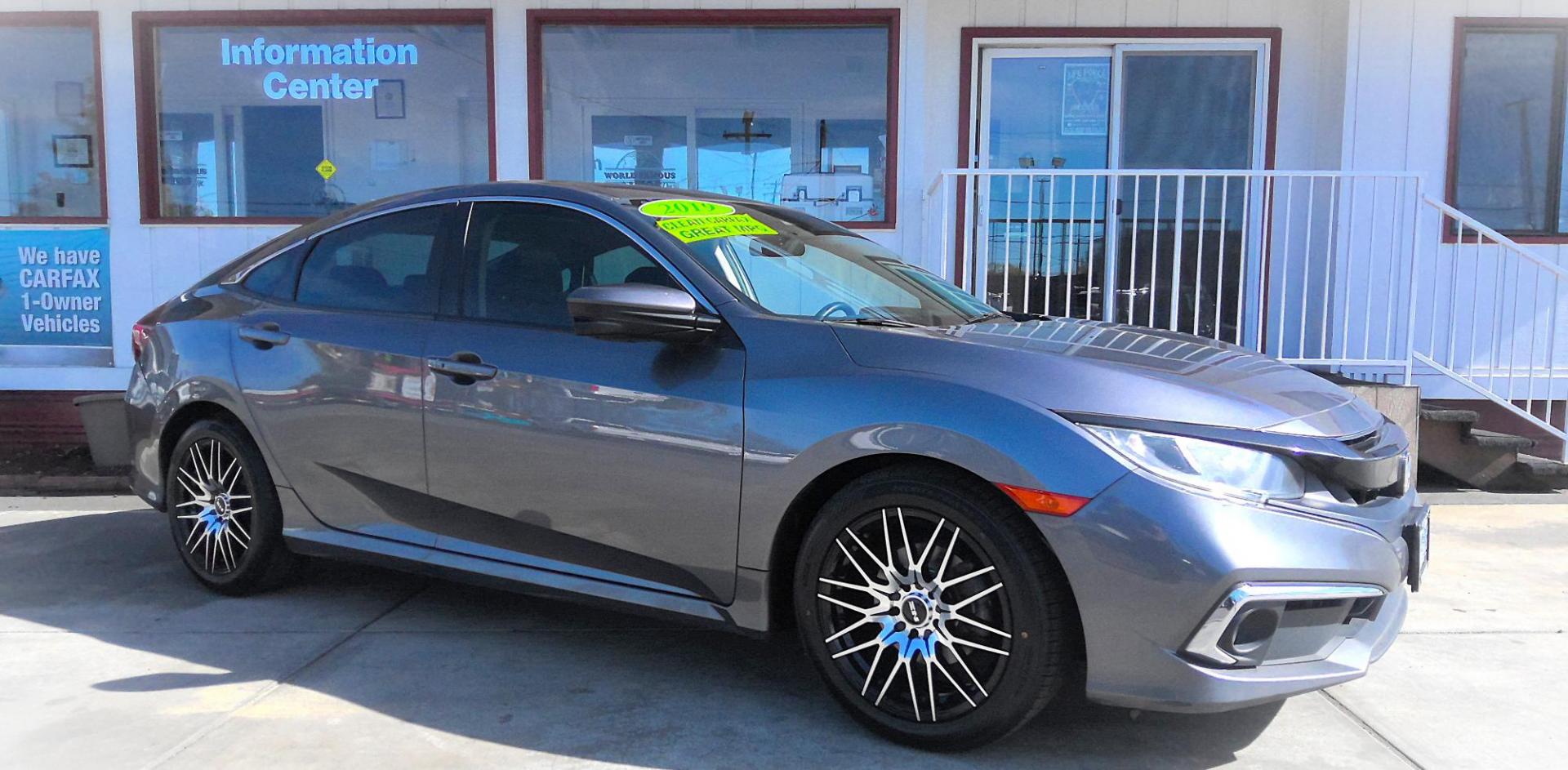 2019 GRAY Honda Civic EX-T Sedan CVT (19XFC1F39KE) with an 1.5L L4 DOHC 16V TURBO engine, CVT transmission, located at 502 S. Riverside Avenue, Medford, OR, 97501, (541) 773-3136, 42.322803, -122.867477 - Photo#1