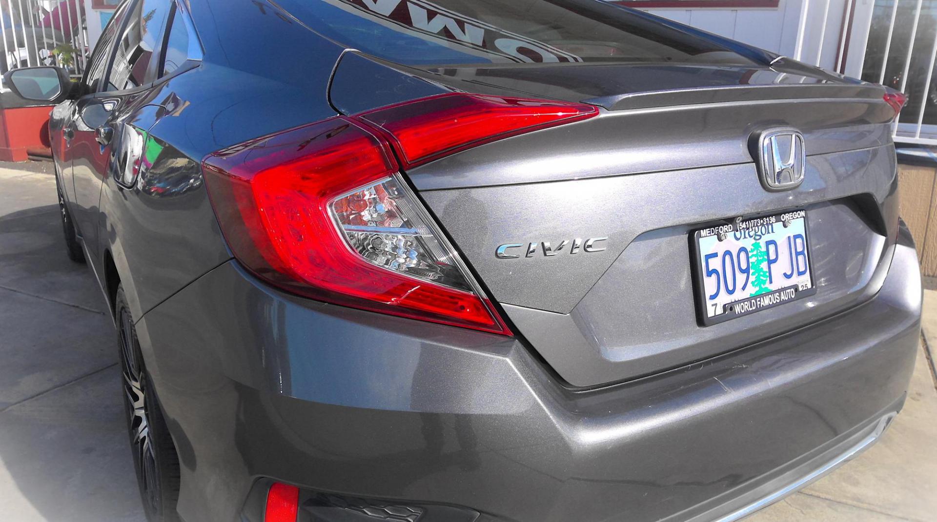 2019 GRAY Honda Civic EX-T Sedan CVT (19XFC1F39KE) with an 1.5L L4 DOHC 16V TURBO engine, CVT transmission, located at 502 S. Riverside Avenue, Medford, OR, 97501, (541) 773-3136, 42.322803, -122.867477 - Photo#3