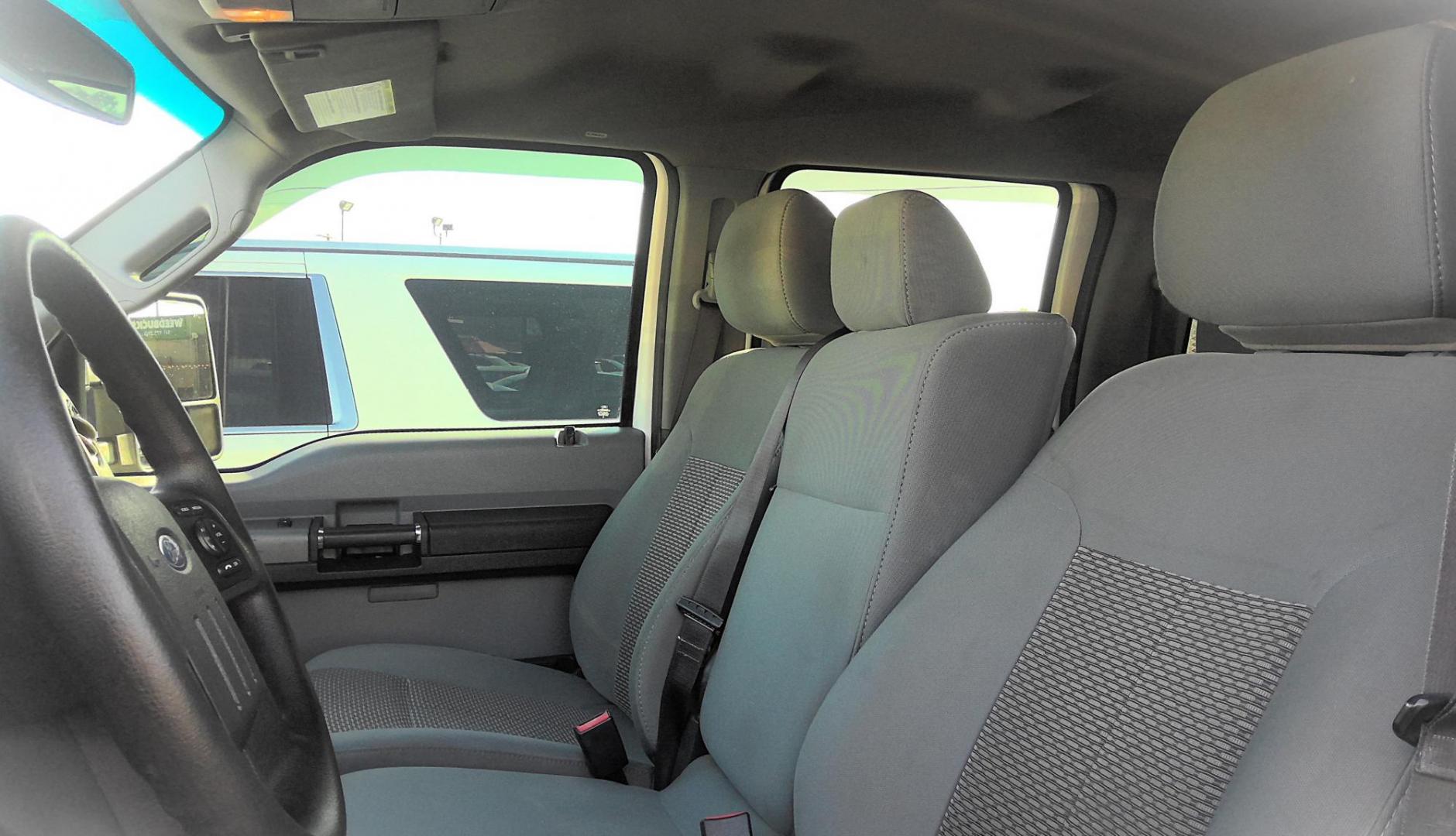 2011 WHITE /Gray Ford F-250 SD King Ranch Crew Cab 4WD (1FT7W2BT5BE) with an 6.7L V8 OHV 16V DIESEL engine, 6-Speed Automatic transmission, located at 502 S. Riverside Avenue, Medford, OR, 97501, (541) 773-3136, 42.322803, -122.867477 - Over $8,000 worth of reconditioning on this vehicle prior to sale. - Photo#7