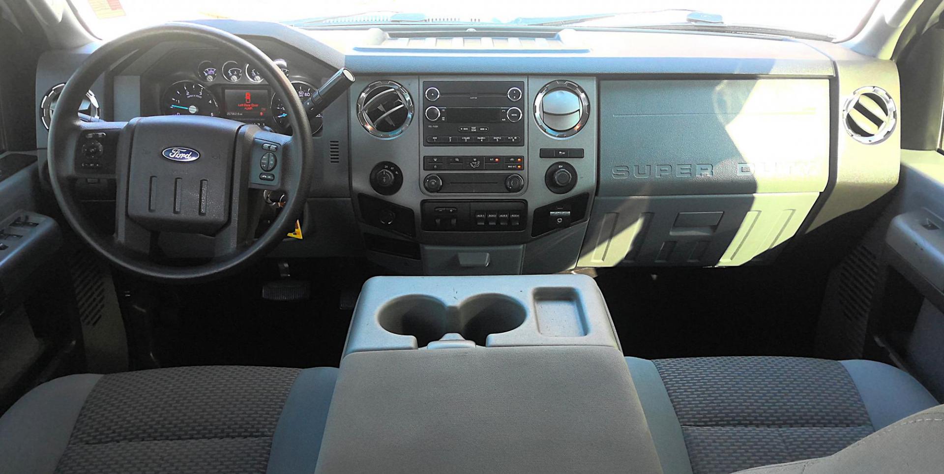 2011 WHITE /Gray Ford F-250 SD King Ranch Crew Cab 4WD (1FT7W2BT5BE) with an 6.7L V8 OHV 16V DIESEL engine, 6-Speed Automatic transmission, located at 502 S. Riverside Avenue, Medford, OR, 97501, (541) 773-3136, 42.322803, -122.867477 - Over $8,000 worth of reconditioning on this vehicle prior to sale. - Photo#9
