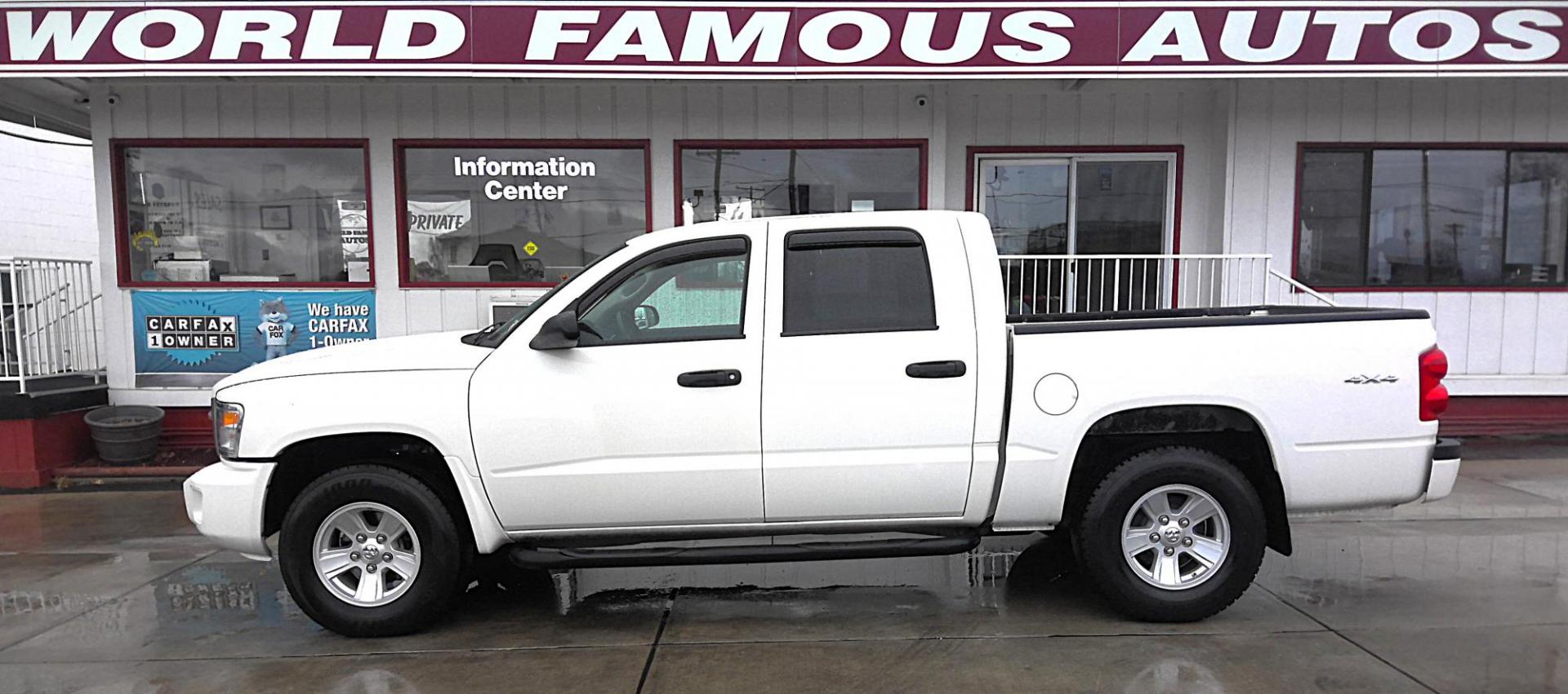 2009 WHITE Dodge Dakota ST Crew Cab 4WD (1D7HW28K49S) with an 3.7L V6 SOHC 12V engine, located at 502 S. Riverside Avenue, Medford, OR, 97501, (541) 773-3136, 42.322803, -122.867477 - Photo#0