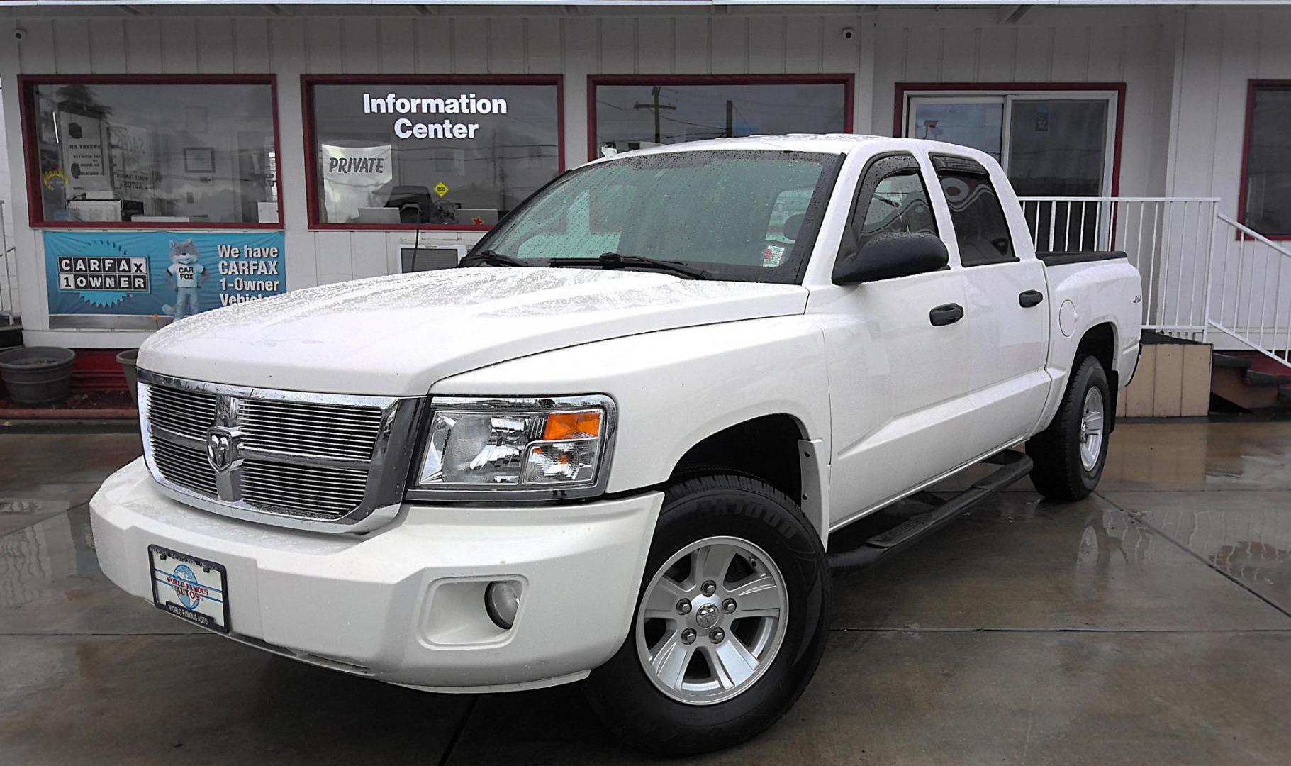2009 WHITE Dodge Dakota ST Crew Cab 4WD (1D7HW28K49S) with an 3.7L V6 SOHC 12V engine, located at 502 S. Riverside Avenue, Medford, OR, 97501, (541) 773-3136, 42.322803, -122.867477 - Photo#1