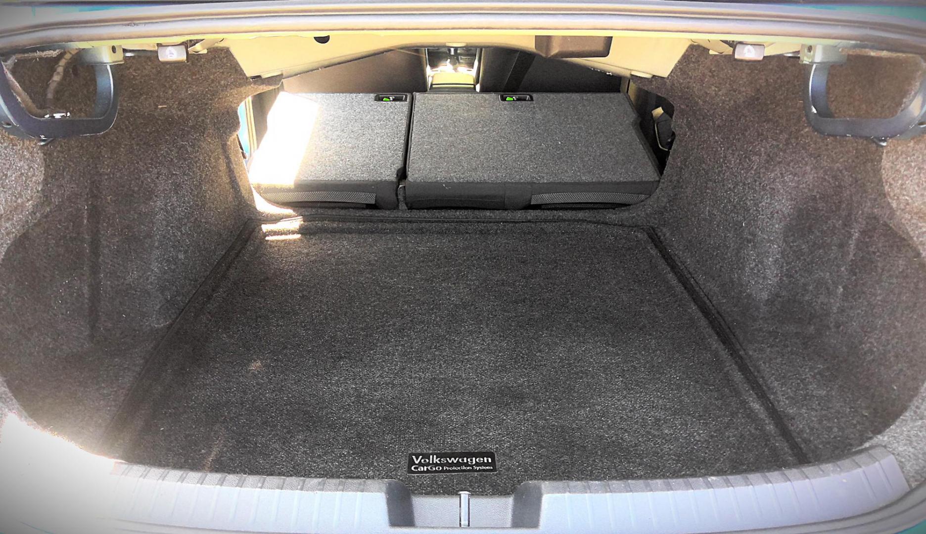 2020 BLUE Volkswagen Jetta 1.4T S 8A (3VWCB7BU2LM) with an 1.4L L4 DOHC 20V engine, 8A transmission, located at 502 S. Riverside Avenue, Medford, OR, 97501, (541) 773-3136, 42.322803, -122.867477 - Photo#5