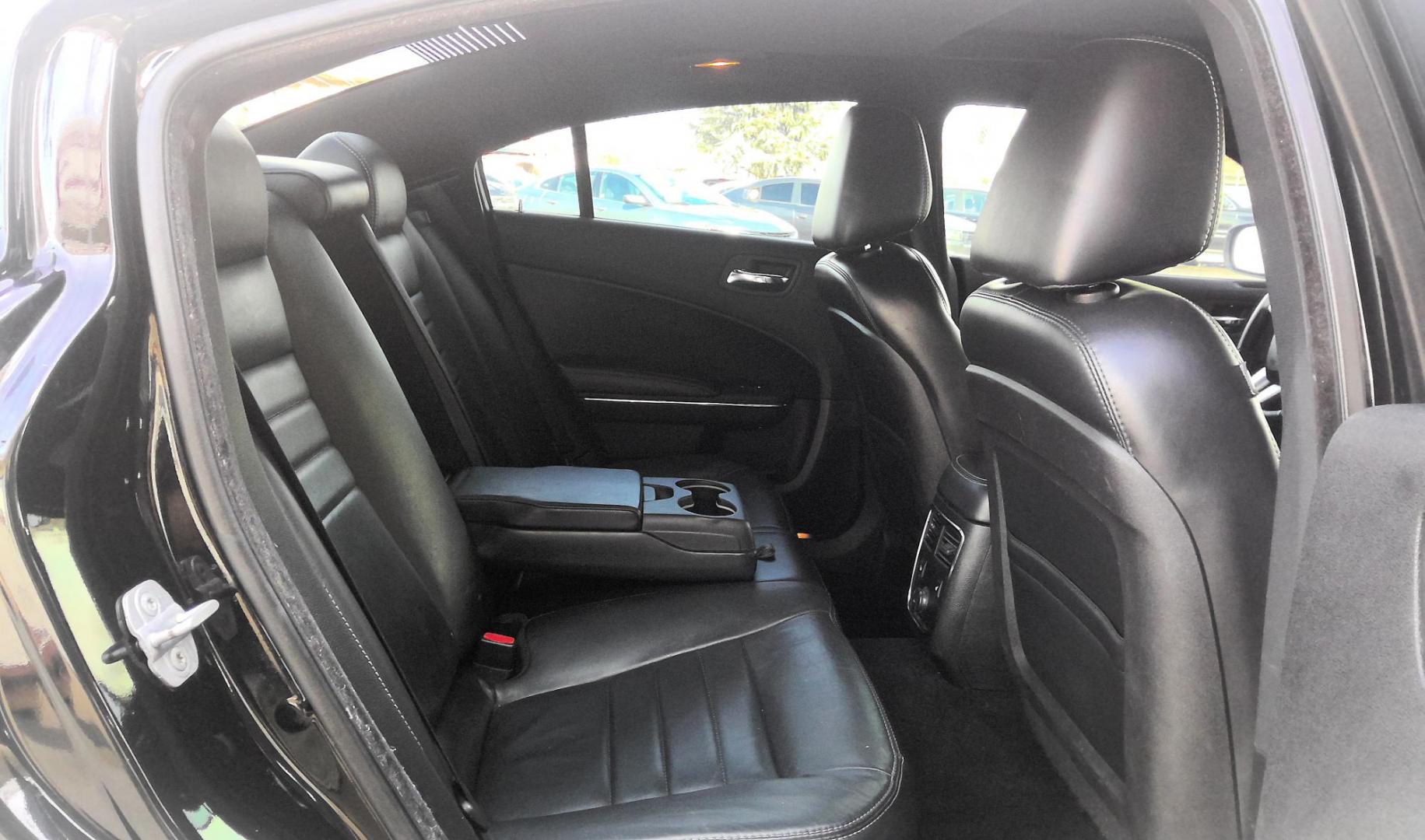 2013 BLACK Dodge Charger SXT (2C3CDXHG6DH) with an 3.6L V6 DOHC 24V engine, 5-Speed Automatic transmission, located at 502 S. Riverside Avenue, Medford, OR, 97501, (541) 773-3136, 42.322803, -122.867477 - Photo#5