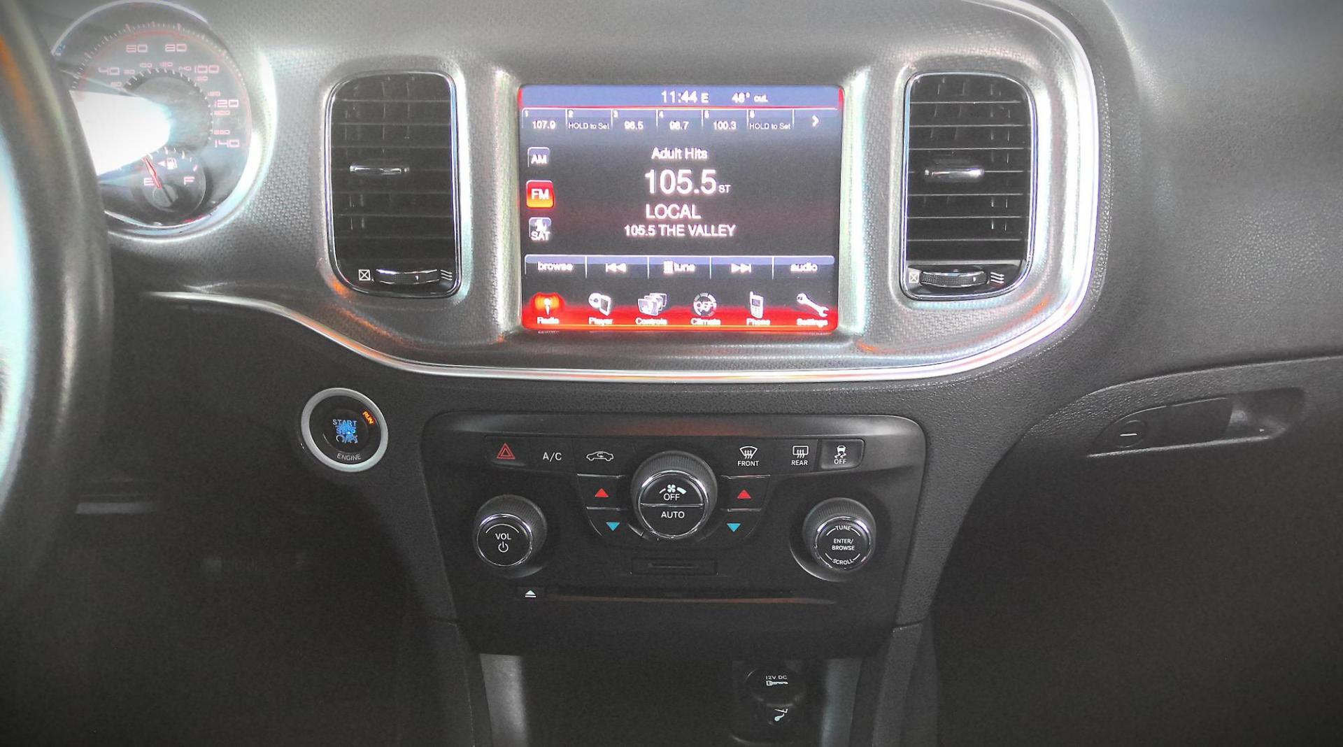 2013 BLACK Dodge Charger SXT (2C3CDXHG6DH) with an 3.6L V6 DOHC 24V engine, 5-Speed Automatic transmission, located at 502 S. Riverside Avenue, Medford, OR, 97501, (541) 773-3136, 42.322803, -122.867477 - Photo#8