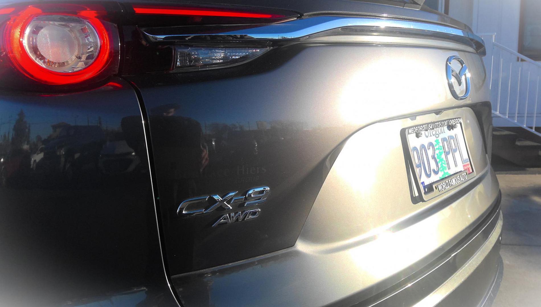 2018 GRAY /Red Mazda CX-9 Signature AWD (JM3TCBEYXJ0) with an 2.5L L4 DOHC 16V engine, 6A transmission, located at 502 S. Riverside Avenue, Medford, OR, 97501, (541) 773-3136, 42.322803, -122.867477 - This 2018 Mazda CX-9 Signature is a great 1-Owner SUV with clean Carfax Vehicle History and maintenance records. Get around the Rogue Valley in all kinds of weather with AWD and good fuel economy for it's class thanks to it's 2.5L 4-cyl engine, and with low miles - less than 90k! - Photo#3