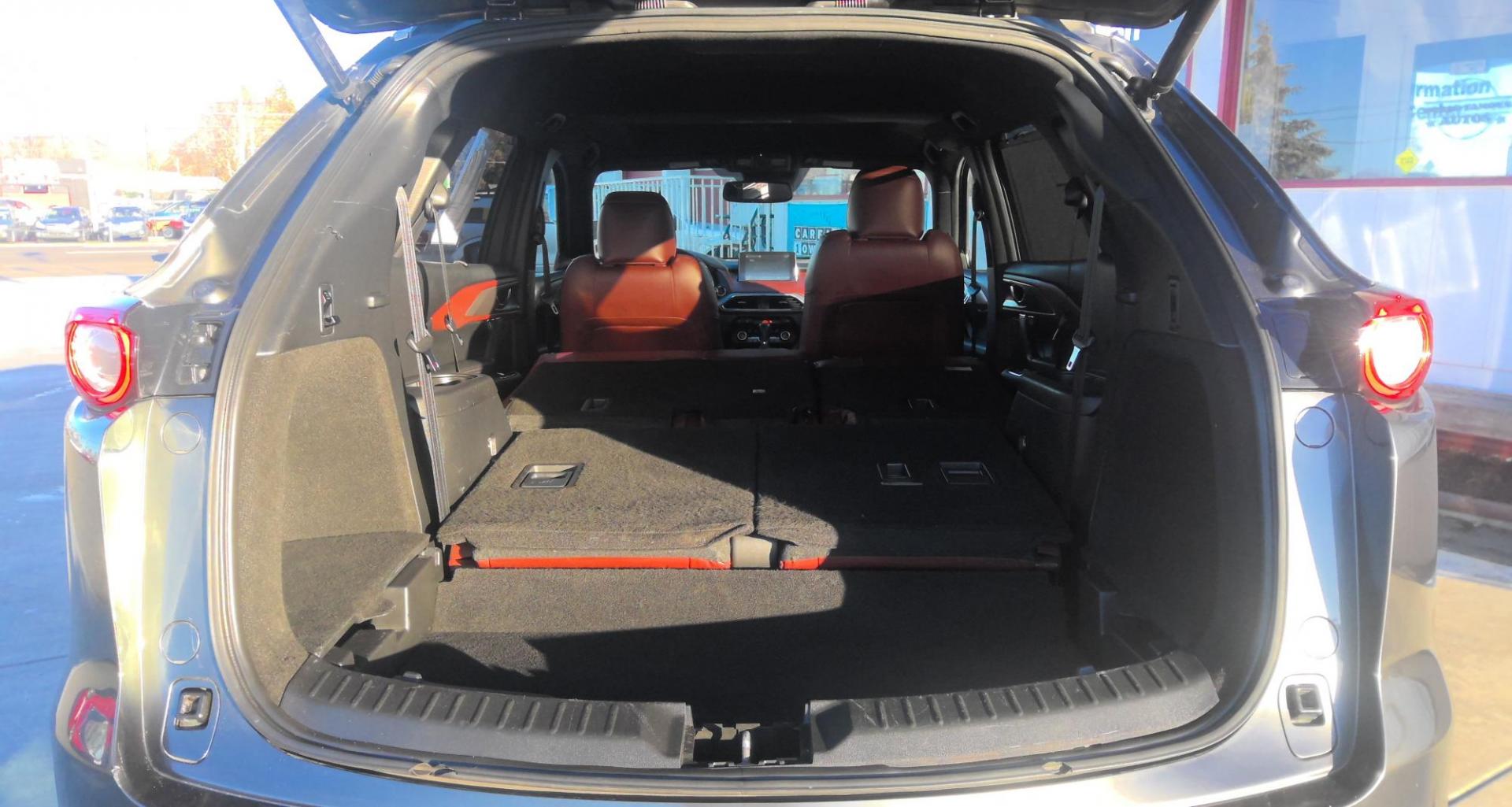 2018 GRAY /Red Mazda CX-9 Signature AWD (JM3TCBEYXJ0) with an 2.5L L4 DOHC 16V engine, 6A transmission, located at 502 S. Riverside Avenue, Medford, OR, 97501, (541) 773-3136, 42.322803, -122.867477 - This 2018 Mazda CX-9 Signature is a great 1-Owner SUV with clean Carfax Vehicle History and maintenance records. Get around the Rogue Valley in all kinds of weather with AWD and good fuel economy for it's class thanks to it's 2.5L 4-cyl engine, and with low miles - less than 90k! - Photo#7