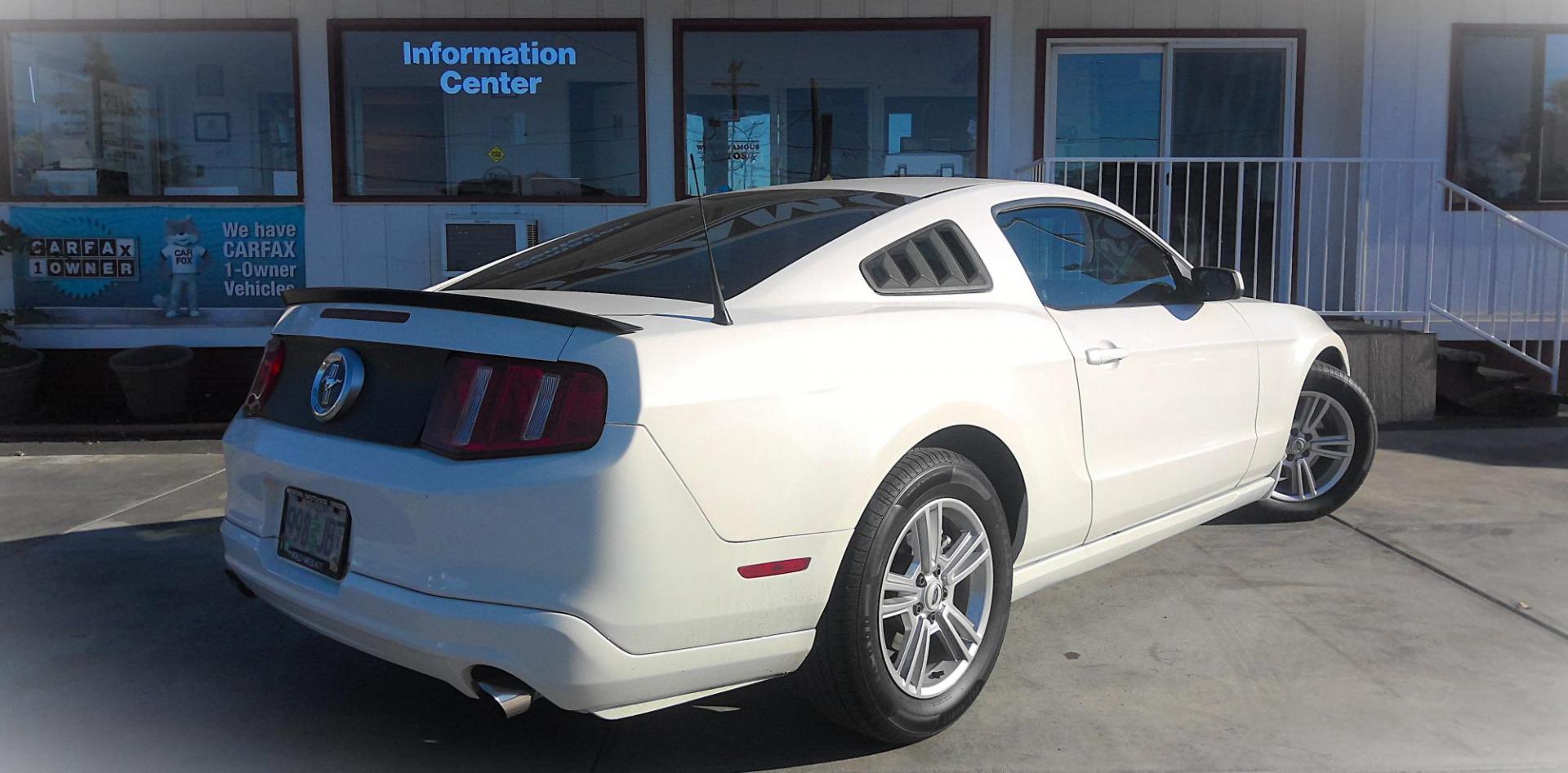 2011 WHITE Ford Mustang V6 Coupe (1ZVBP8AM1B5) with an 3.7L V6 DOHC 24V engine, located at 502 S. Riverside Avenue, Medford, OR, 97501, (541) 773-3136, 42.322803, -122.867477 - Photo#2