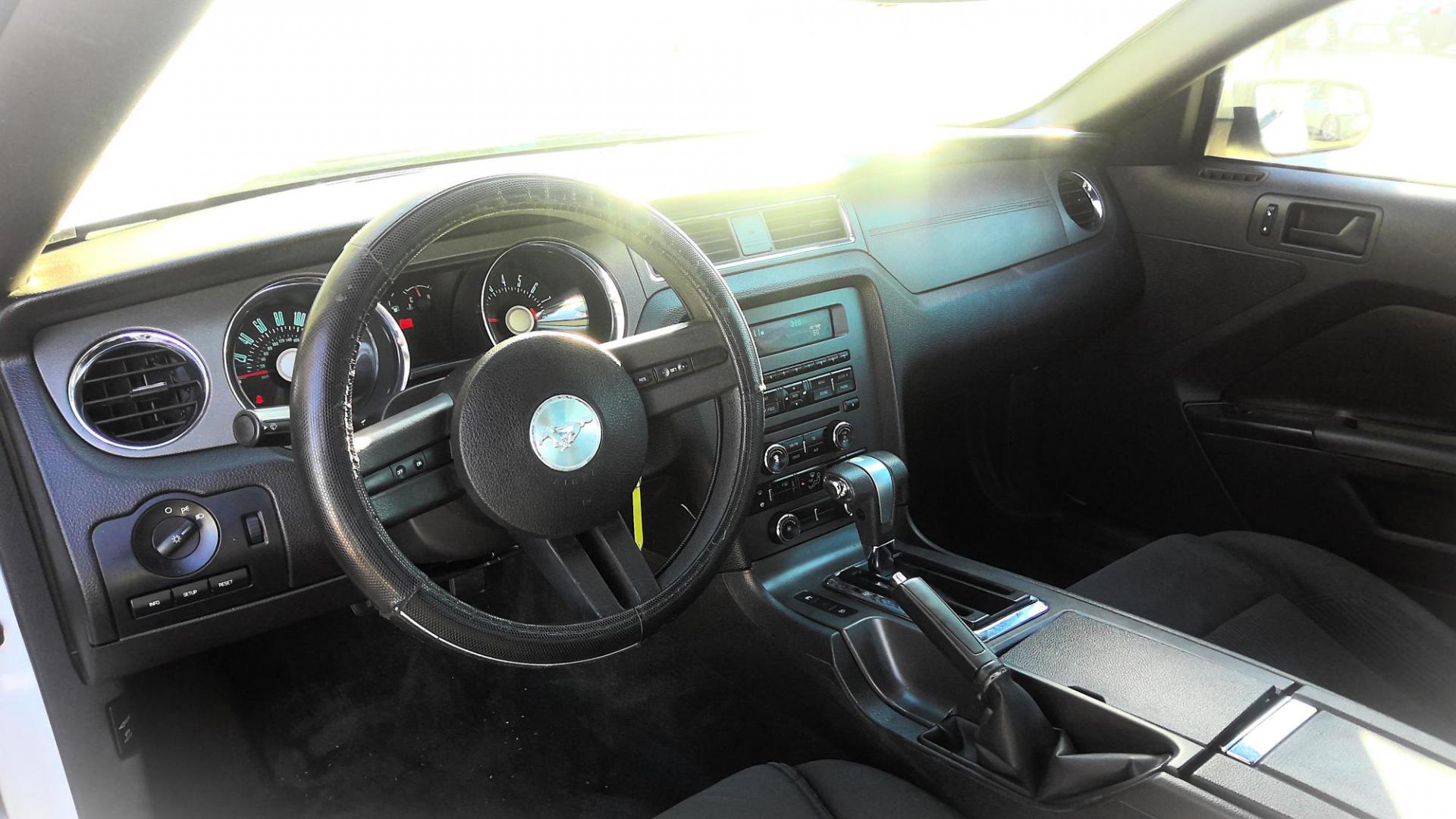 2011 WHITE Ford Mustang V6 Coupe (1ZVBP8AM1B5) with an 3.7L V6 DOHC 24V engine, located at 502 S. Riverside Avenue, Medford, OR, 97501, (541) 773-3136, 42.322803, -122.867477 - Photo#5