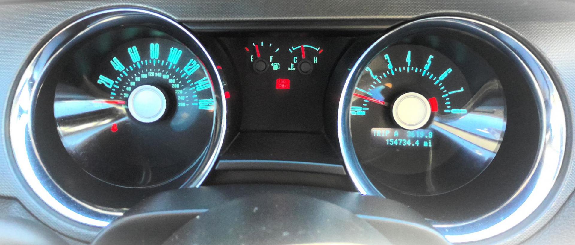 2011 WHITE Ford Mustang V6 Coupe (1ZVBP8AM1B5) with an 3.7L V6 DOHC 24V engine, located at 502 S. Riverside Avenue, Medford, OR, 97501, (541) 773-3136, 42.322803, -122.867477 - Photo#6