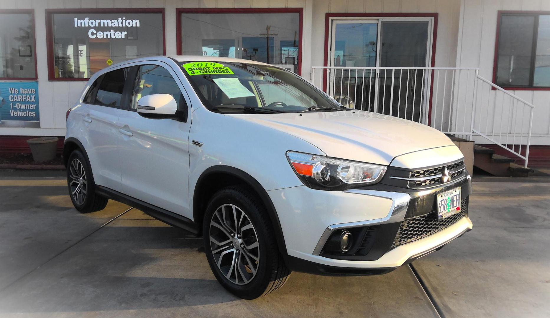 2019 WHITE Mitsubishi Outlander Sport 2.0 SE 4WD CVT (JA4AR3AU8KU) with an 2.0L L4 DOHC 16V engine, CVT transmission, located at 502 S. Riverside Avenue, Medford, OR, 97501, (541) 773-3136, 42.322803, -122.867477 - Photo#1