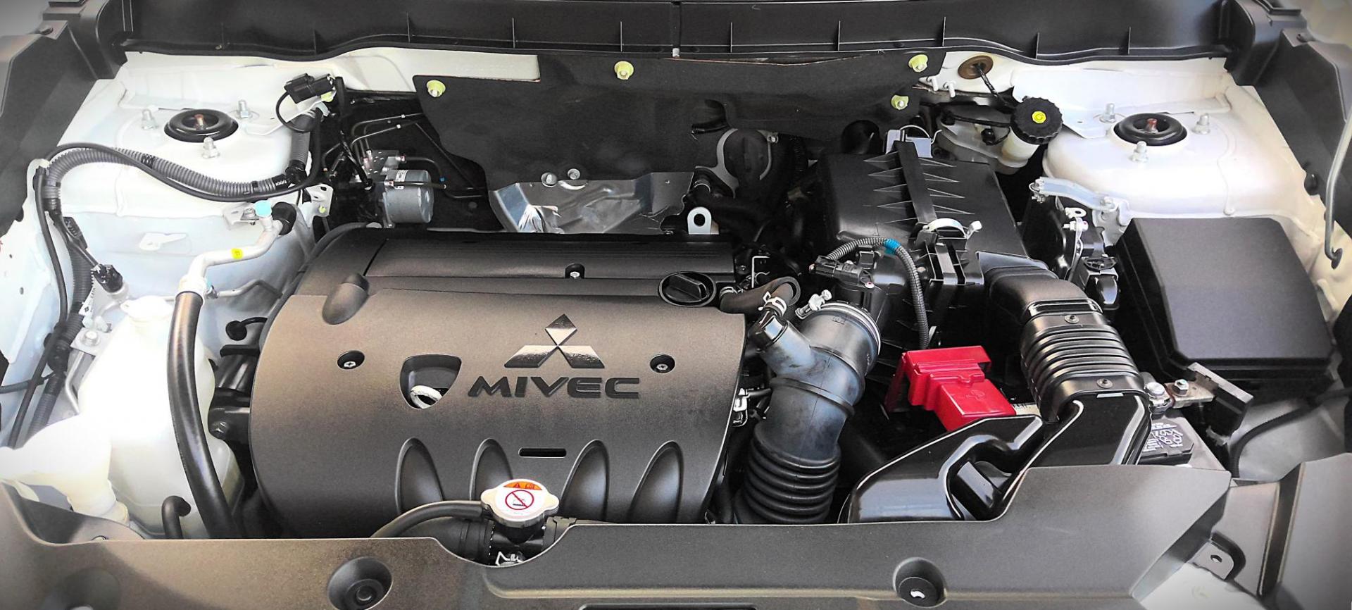 2019 WHITE Mitsubishi Outlander Sport 2.0 SE 4WD CVT (JA4AR3AU8KU) with an 2.0L L4 DOHC 16V engine, CVT transmission, located at 502 S. Riverside Avenue, Medford, OR, 97501, (541) 773-3136, 42.322803, -122.867477 - Photo#12