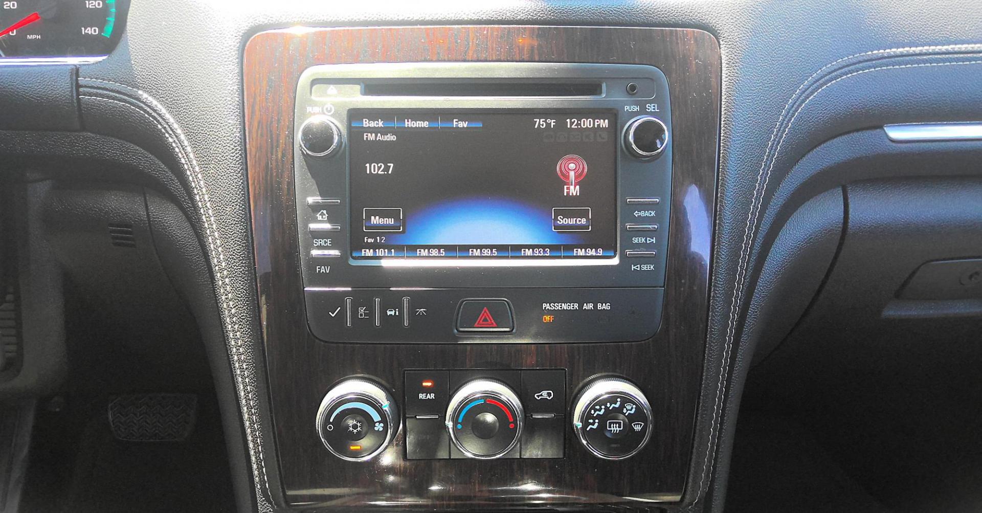 2017 WHITE Chevrolet Traverse 1LT AWD (1GNKVGKD0HJ) with an 3.6L V6 DOHC 24V engine, 6A transmission, located at 502 S. Riverside Avenue, Medford, OR, 97501, (541) 773-3136, 42.322803, -122.867477 - Photo#10