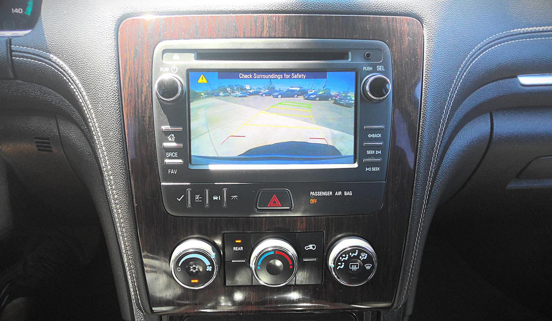 2017 WHITE Chevrolet Traverse 1LT AWD (1GNKVGKD0HJ) with an 3.6L V6 DOHC 24V engine, 6A transmission, located at 502 S. Riverside Avenue, Medford, OR, 97501, (541) 773-3136, 42.322803, -122.867477 - Photo#11