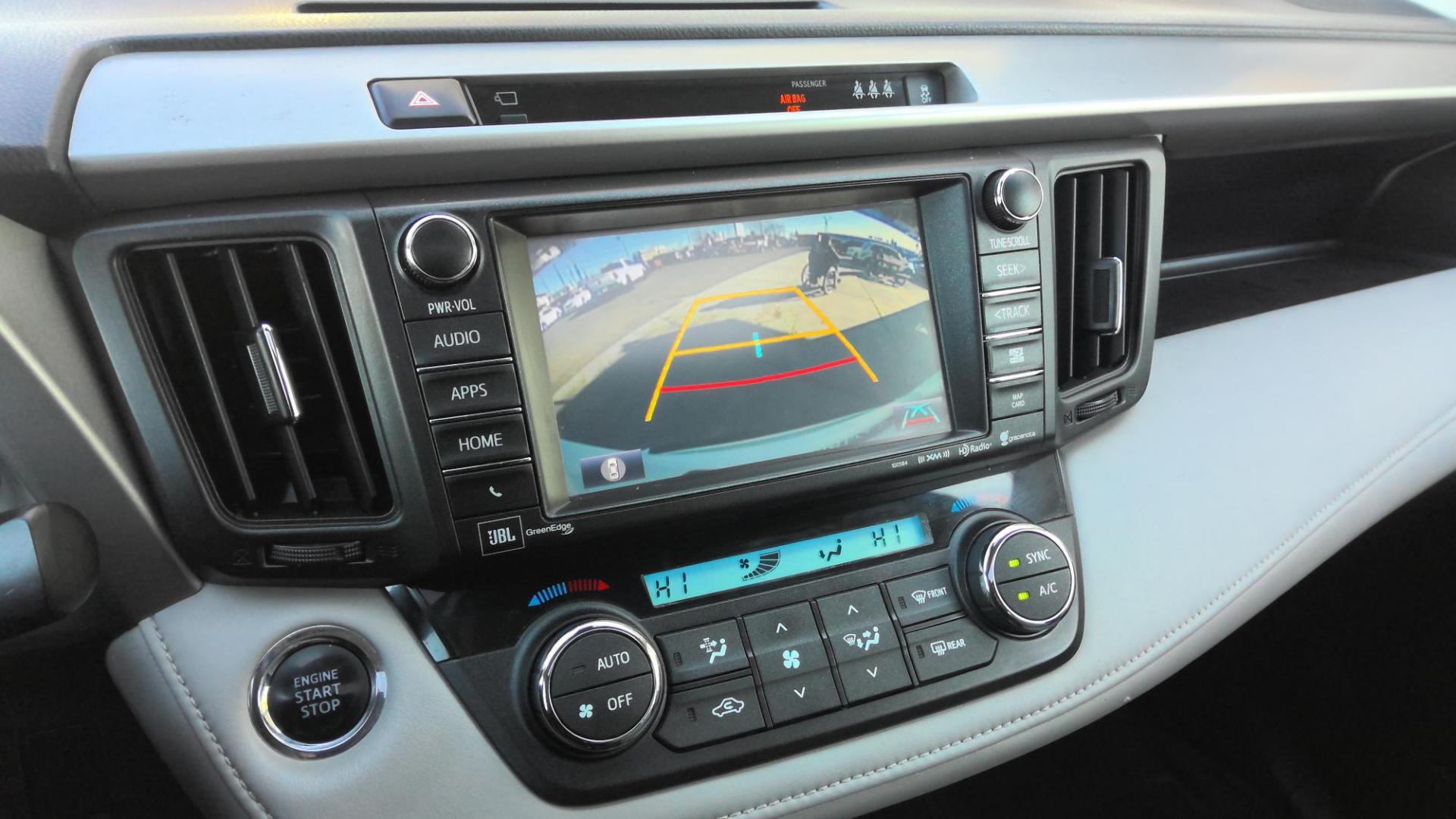 2017 WHITE Toyota RAV4 Limited AWD (2T3DFREV9HW) with an 2.5L L4 DOHC 16V engine, 6A transmission, located at 502 S. Riverside Avenue, Medford, OR, 97501, (541) 773-3136, 42.322803, -122.867477 - Photo#11