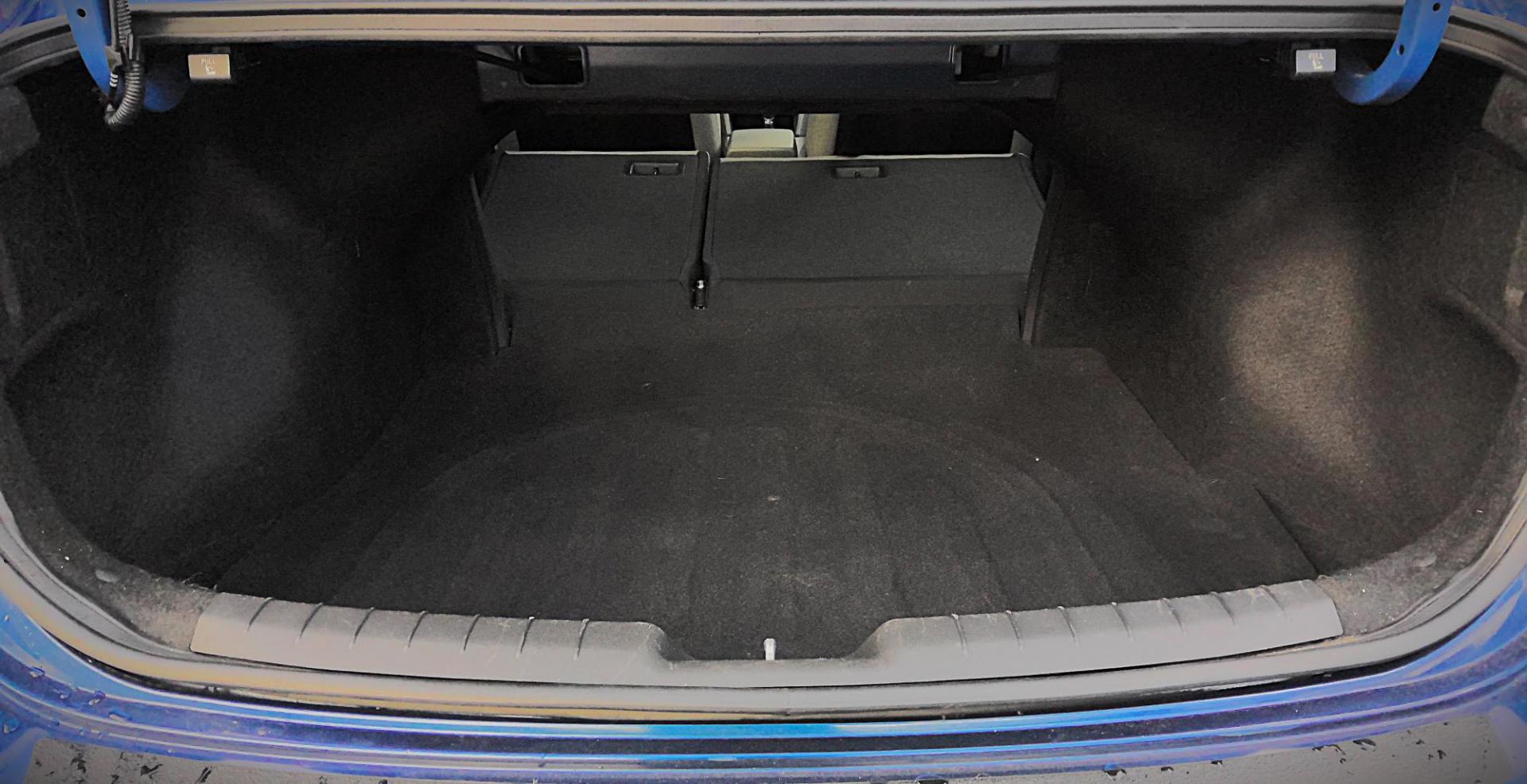 2020 BLUE Hyundai Elantra Limited (5NPD84LF1LH) with an 1.8L L4 DOHC 16V engine, 6A transmission, located at 502 S. Riverside Avenue, Medford, OR, 97501, (541) 773-3136, 42.322803, -122.867477 - Photo#4