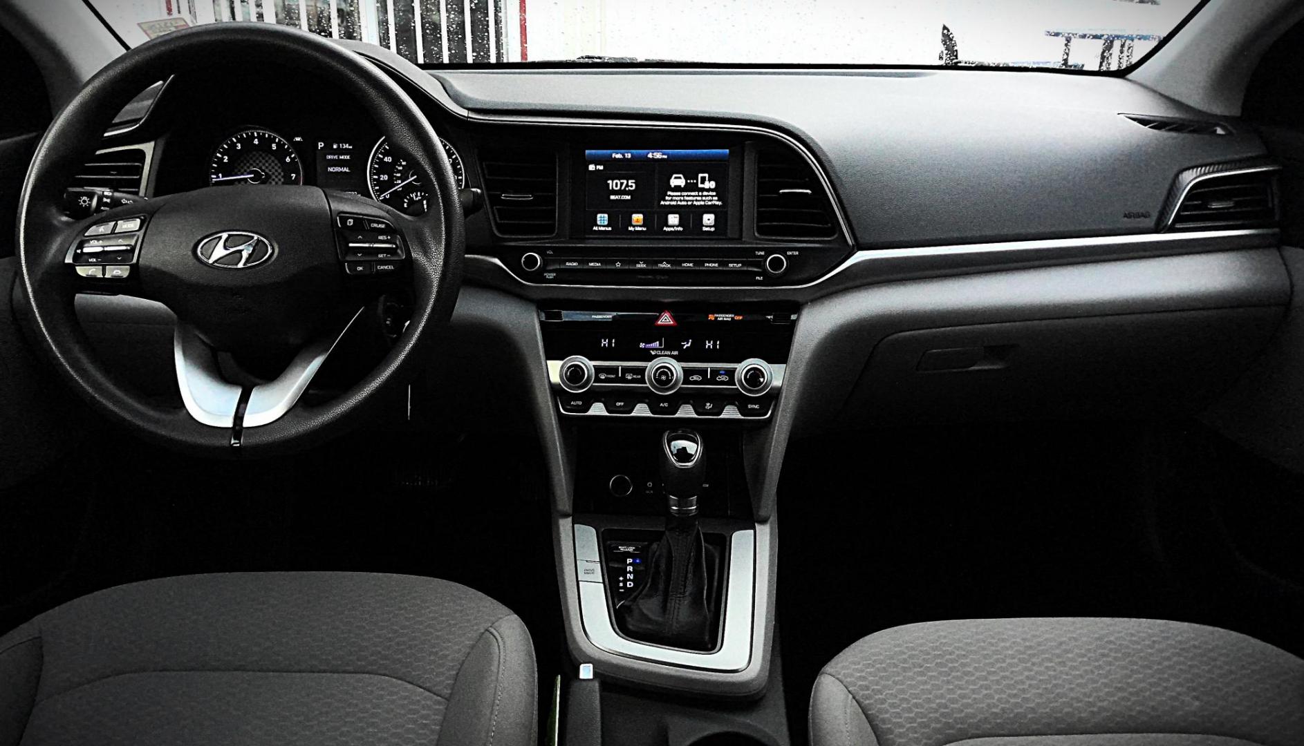 2020 BLUE Hyundai Elantra Limited (5NPD84LF1LH) with an 1.8L L4 DOHC 16V engine, 6A transmission, located at 502 S. Riverside Avenue, Medford, OR, 97501, (541) 773-3136, 42.322803, -122.867477 - Photo#6