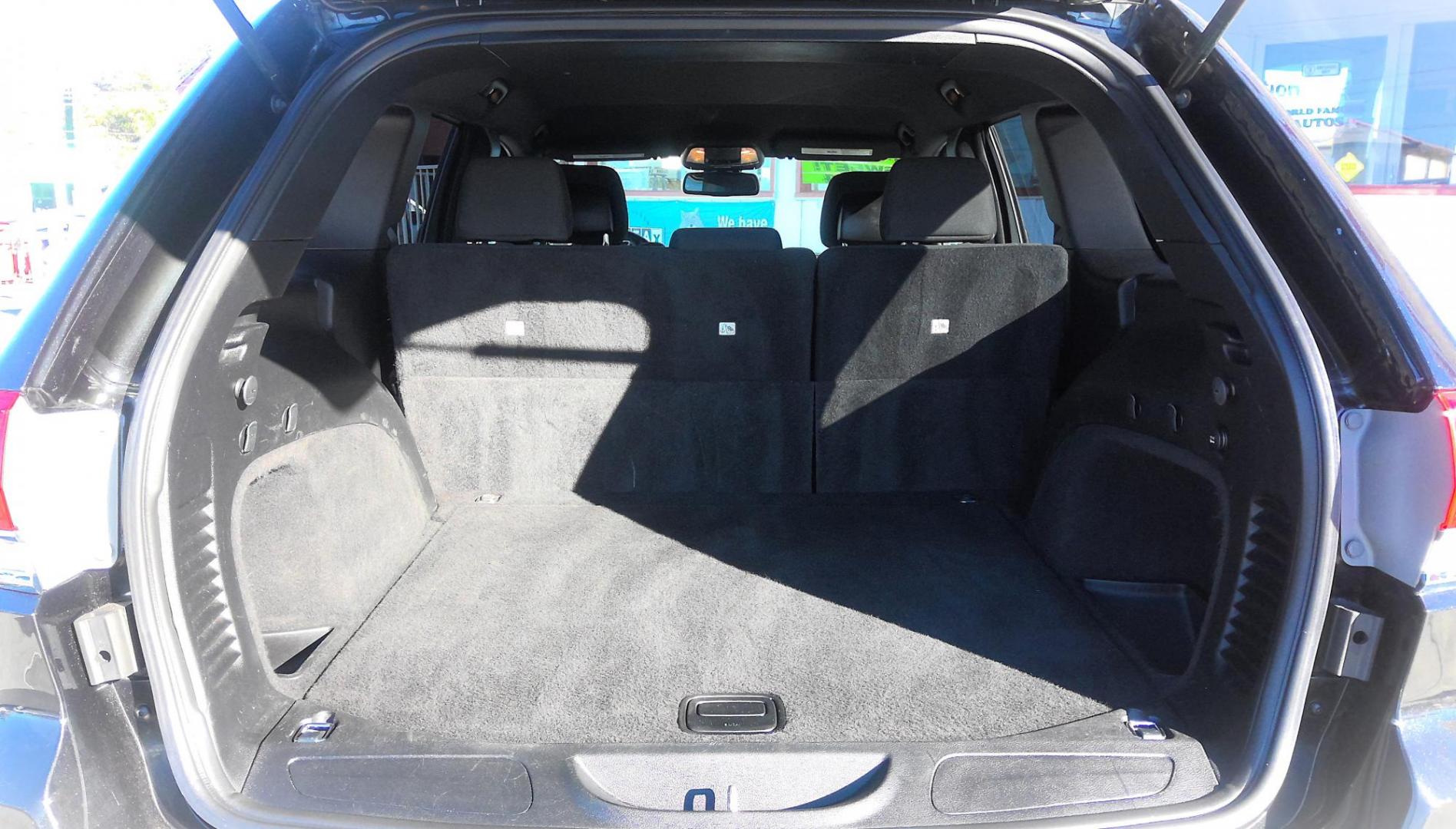 2015 BLACK Jeep Grand Cherokee Laredo 4WD (1C4RJFAG6FC) with an 3.6L V6 DOHC 24V engine, 8-Speed Automatic transmission, located at 502 S. Riverside Avenue, Medford, OR, 97501, (541) 773-3136, 42.322803, -122.867477 - Photo#5