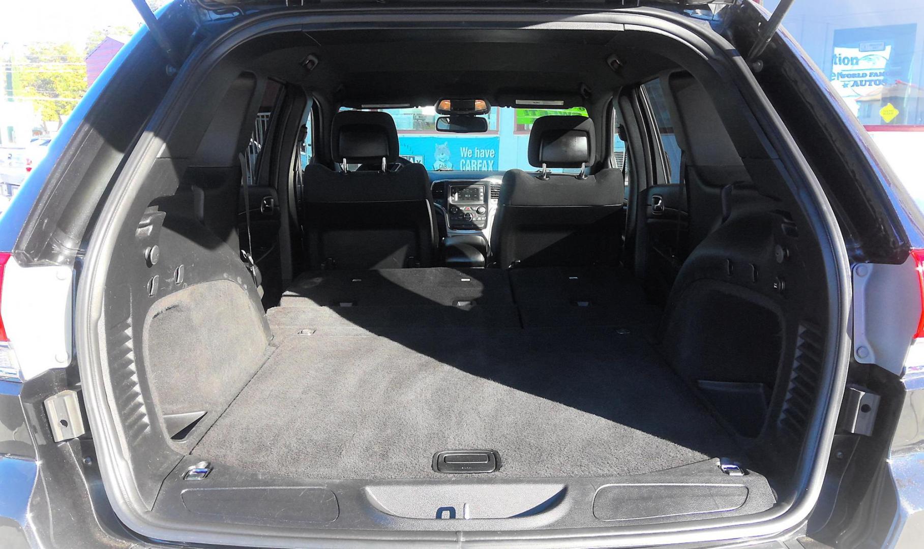 2015 BLACK Jeep Grand Cherokee Laredo 4WD (1C4RJFAG6FC) with an 3.6L V6 DOHC 24V engine, 8-Speed Automatic transmission, located at 502 S. Riverside Avenue, Medford, OR, 97501, (541) 773-3136, 42.322803, -122.867477 - Photo#6