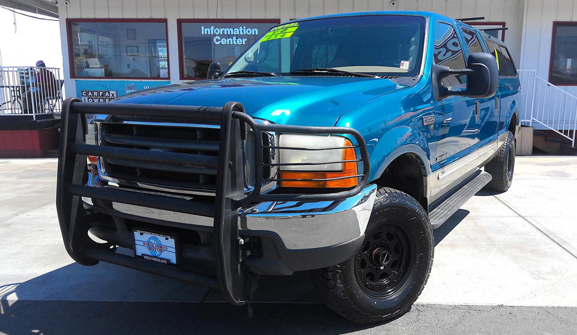 2000 GREEN Ford F-250 SD Lariat Crew Cab Long Bed 4WD (1FTNW21F0YE) with an 7.3L V8 OHV 16V TURBO DIESEL engine, located at 502 S. Riverside Avenue, Medford, OR, 97501, (541) 773-3136, 42.322803, -122.867477 - Photo#1