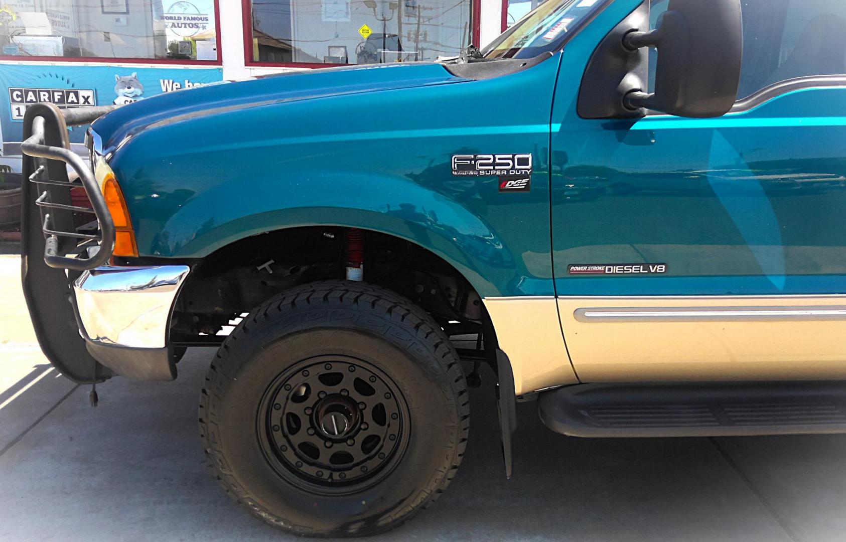 2000 GREEN Ford F-250 SD Lariat Crew Cab Long Bed 4WD (1FTNW21F0YE) with an 7.3L V8 OHV 16V TURBO DIESEL engine, located at 502 S. Riverside Avenue, Medford, OR, 97501, (541) 773-3136, 42.322803, -122.867477 - Photo#2