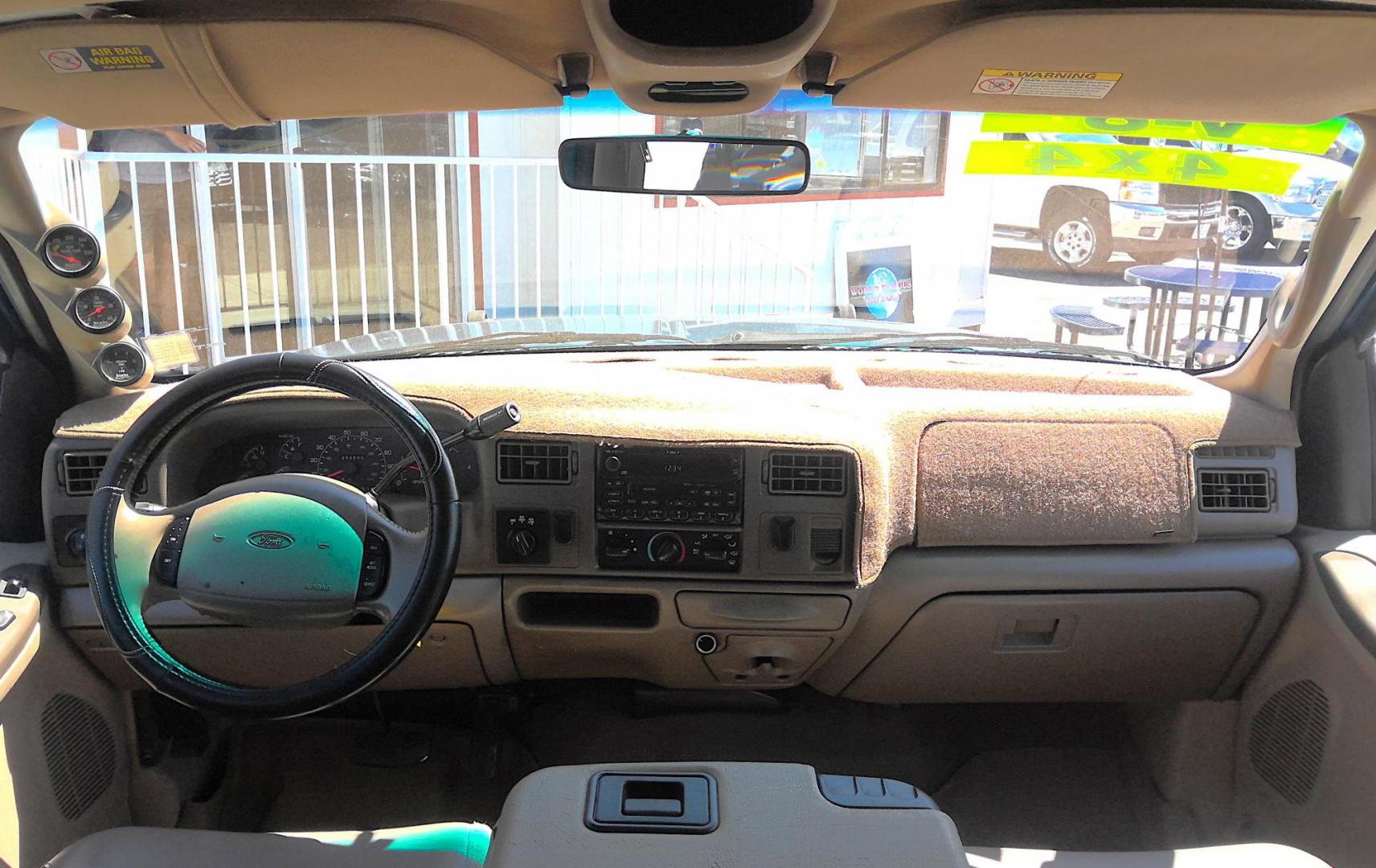 2000 GREEN Ford F-250 SD Lariat Crew Cab Long Bed 4WD (1FTNW21F0YE) with an 7.3L V8 OHV 16V TURBO DIESEL engine, located at 502 S. Riverside Avenue, Medford, OR, 97501, (541) 773-3136, 42.322803, -122.867477 - Photo#5