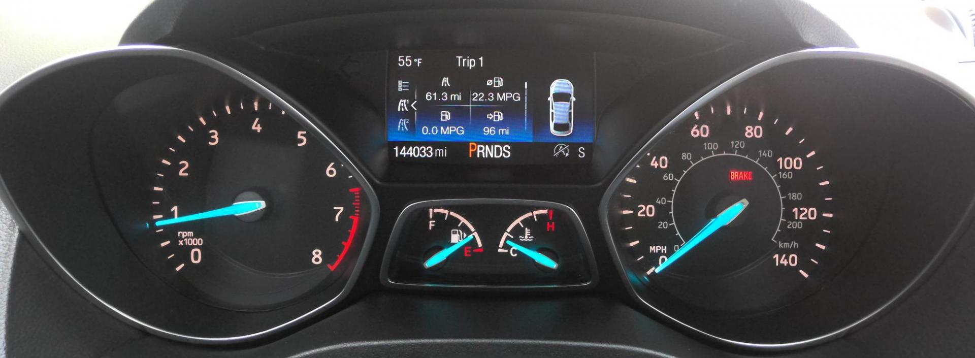 2018 GOLD Ford Escape Titanium 4WD (1FMCU9J96JU) with an 2.0L L4 DOHC 16V engine, 6A transmission, located at 502 S. Riverside Avenue, Medford, OR, 97501, (541) 773-3136, 42.322803, -122.867477 - Photo#15