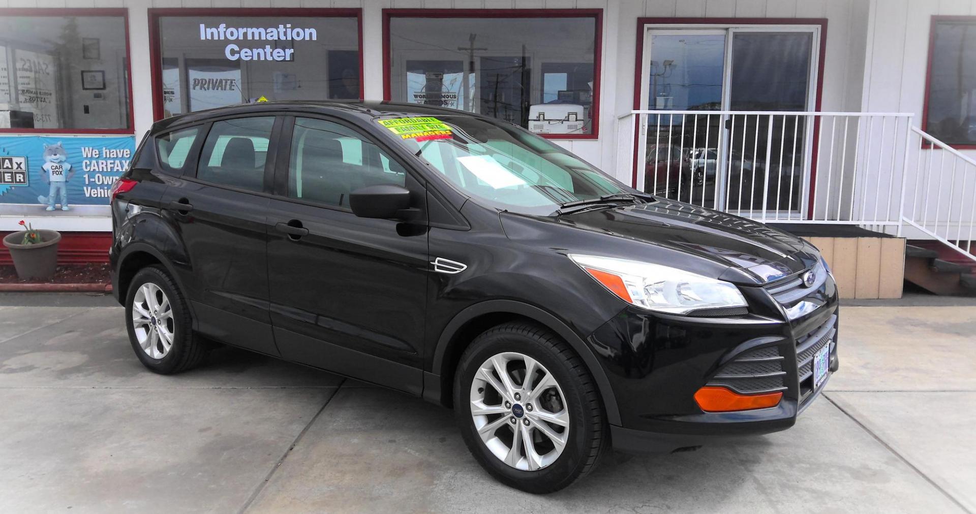 2016 BLACK Ford Escape S FWD (1FMCU0F76GU) with an 2.5L L4 DOHC 16V engine, 6-Speed Automatic transmission, located at 502 S. Riverside Avenue, Medford, OR, 97501, (541) 773-3136, 42.322803, -122.867477 - Photo#1