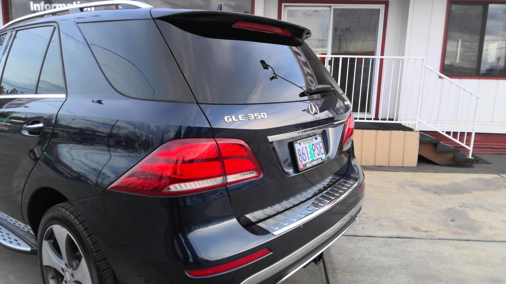 2016 BLUE Mercedes-Benz GLE-Class GLE350 4MATIC (4JGDA5HB2GA) with an 3.5L V6 DOHC 24V engine, 7A transmission, located at 502 S. Riverside Avenue, Medford, OR, 97501, (541) 773-3136, 42.322803, -122.867477 - Photo#3