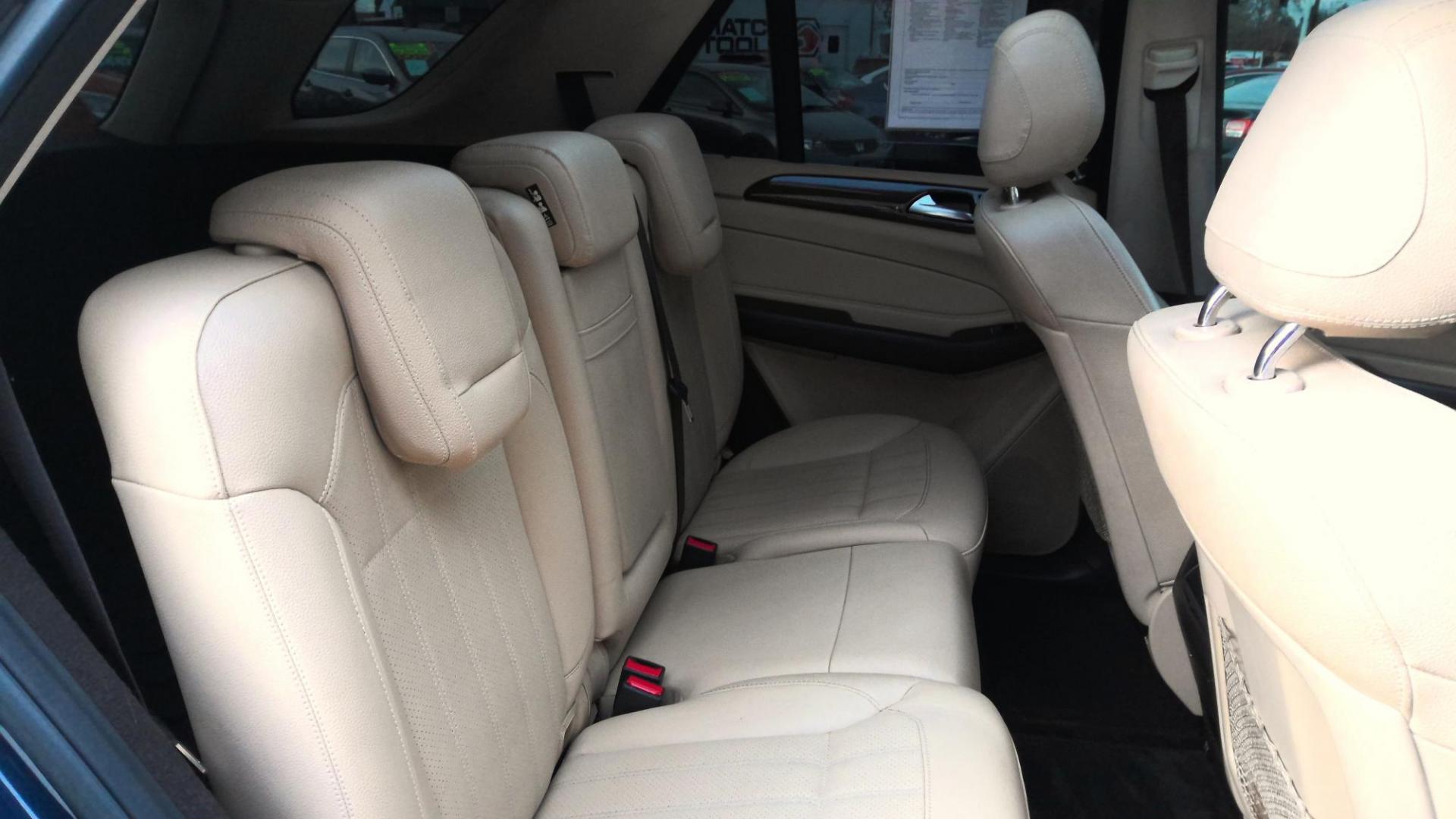 2016 BLUE Mercedes-Benz GLE-Class GLE350 4MATIC (4JGDA5HB2GA) with an 3.5L V6 DOHC 24V engine, 7A transmission, located at 502 S. Riverside Avenue, Medford, OR, 97501, (541) 773-3136, 42.322803, -122.867477 - Photo#6