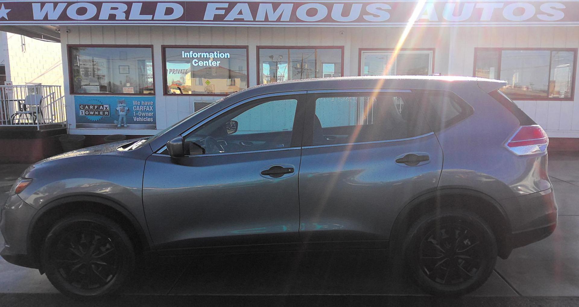 2016 GRAY Nissan Rogue SV AWD (KNMAT2MV5GP) with an 2.5L L4 DOHC 16V engine, CVT transmission, located at 502 S. Riverside Avenue, Medford, OR, 97501, (541) 773-3136, 42.322803, -122.867477 - Photo#0