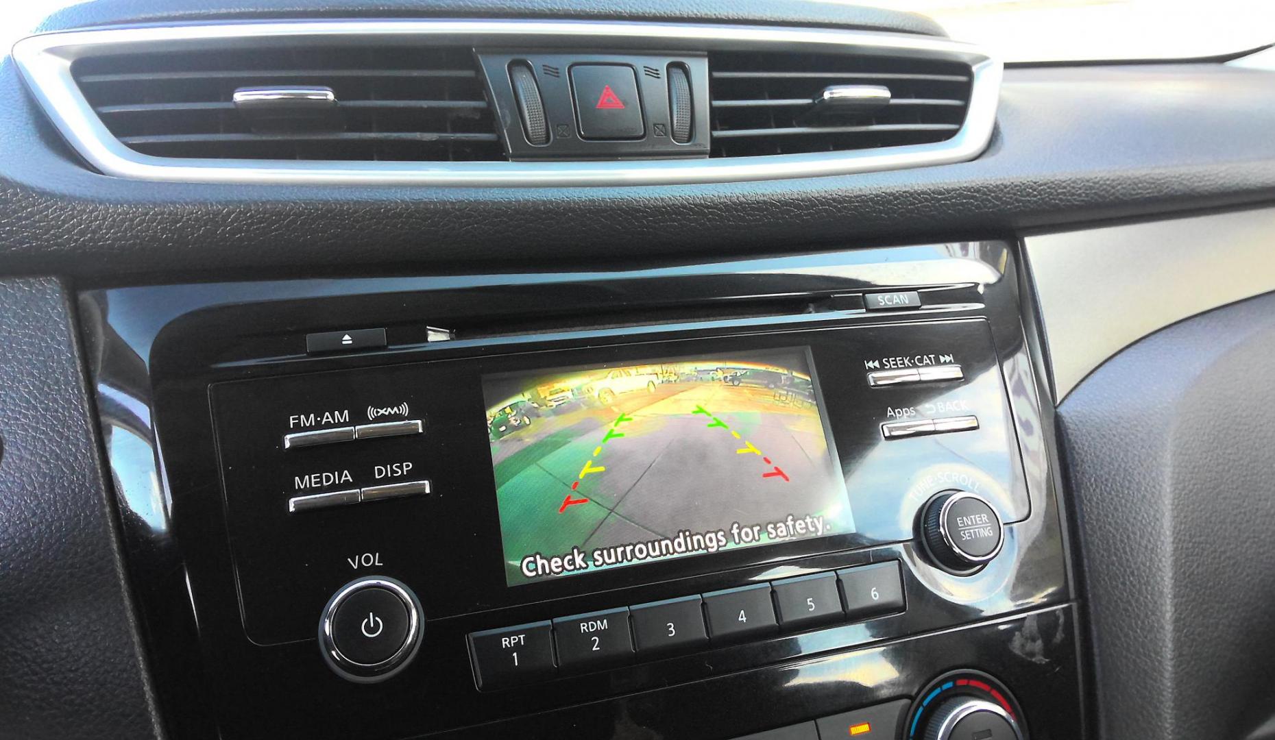 2016 GRAY Nissan Rogue SV AWD (KNMAT2MV5GP) with an 2.5L L4 DOHC 16V engine, CVT transmission, located at 502 S. Riverside Avenue, Medford, OR, 97501, (541) 773-3136, 42.322803, -122.867477 - Photo#9