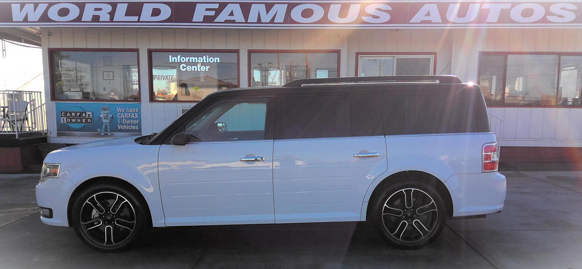 2014 WHITE Ford Flex Limited FWD (2FMGK5D89EB) with an 3.5L V6 DOHC 24V engine, 6-Speed Automatic Overdrive transmission, located at 502 S. Riverside Avenue, Medford, OR, 97501, (541) 773-3136, 42.322803, -122.867477 - Photo#0