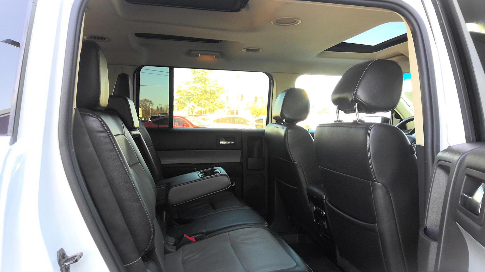 2014 WHITE Ford Flex Limited FWD (2FMGK5D89EB) with an 3.5L V6 DOHC 24V engine, 6-Speed Automatic Overdrive transmission, located at 502 S. Riverside Avenue, Medford, OR, 97501, (541) 773-3136, 42.322803, -122.867477 - Photo#11