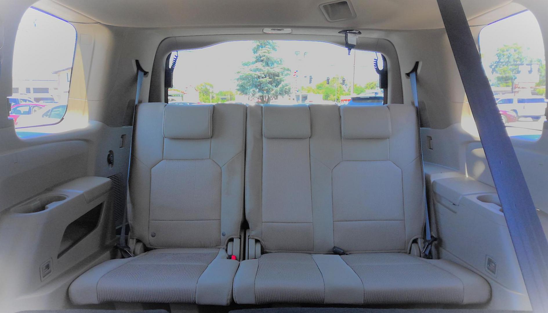 2009 GRAY Honda Pilot EX 4WD (5FNYF48429B) with an 3.5L V6 SOHC 24V engine, 5-Speed Automatic Overdrive transmission, located at 502 S. Riverside Avenue, Medford, OR, 97501, (541) 773-3136, 42.322803, -122.867477 - Photo#8