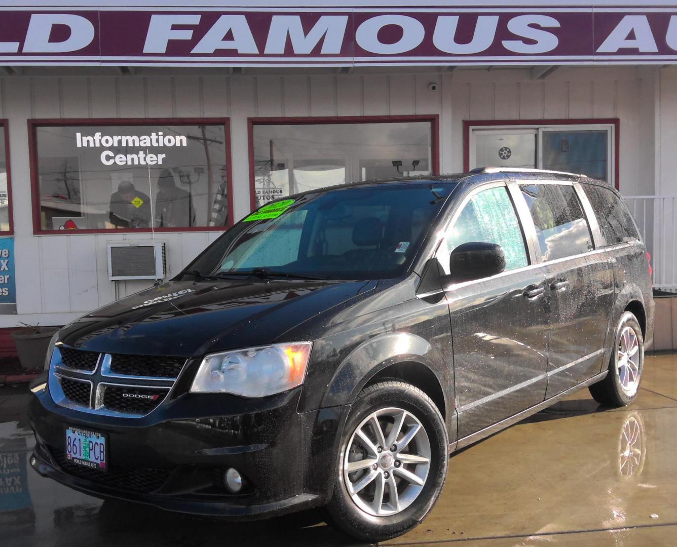 2020 BLACK Dodge Grand Caravan SXT (2C4RDGCG8LR) with an 3.6L V6 DOHC 24V engine, 6A transmission, located at 502 S. Riverside Avenue, Medford, OR, 97501, (541) 773-3136, 42.322803, -122.867477 - Photo#1