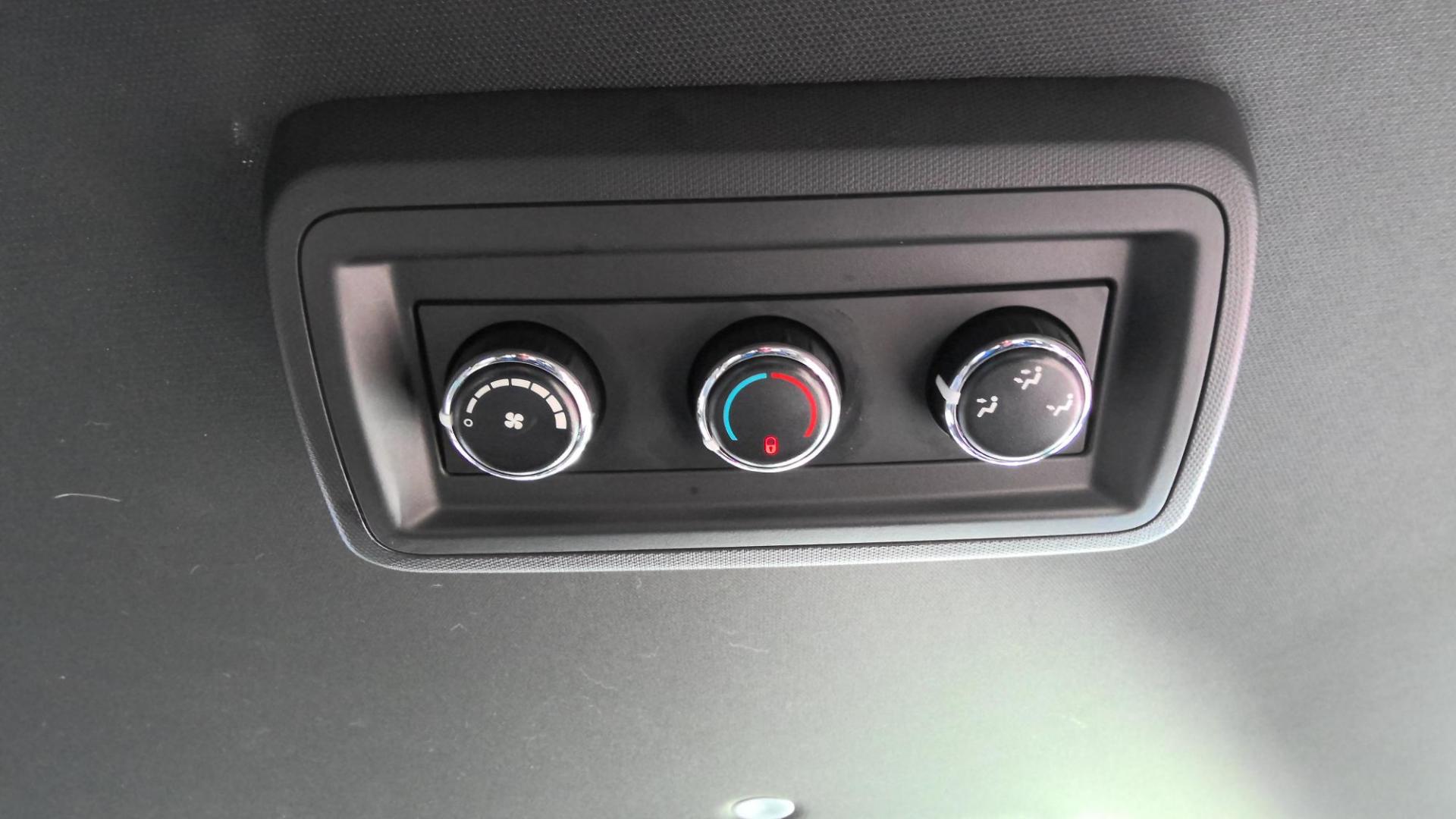 2020 BLACK Dodge Grand Caravan SXT (2C4RDGCG8LR) with an 3.6L V6 DOHC 24V engine, 6A transmission, located at 502 S. Riverside Avenue, Medford, OR, 97501, (541) 773-3136, 42.322803, -122.867477 - Photo#7