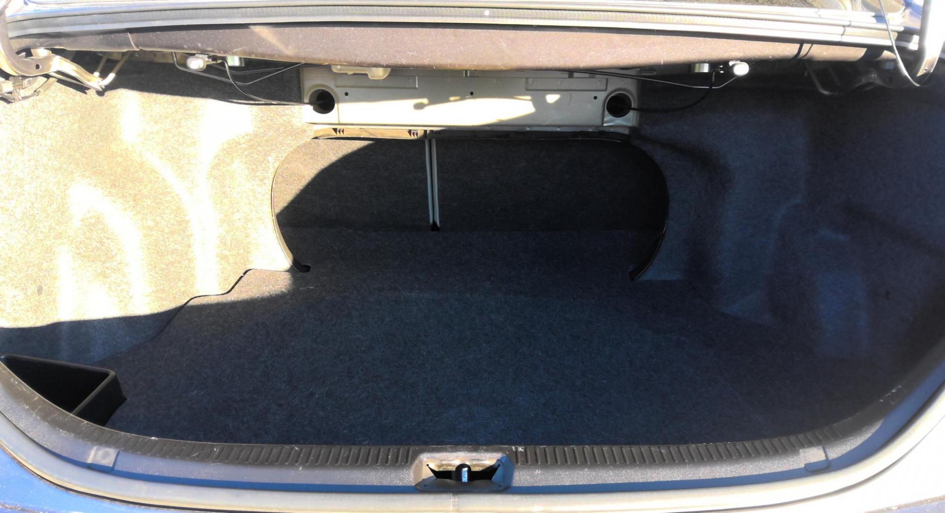 2011 GRAY Toyota Camry Base 6-Spd AT (4T4BF3EK0BR) with an 2.5L L4 DOHC 16V engine, 6-Speed Automatic transmission, located at 502 S. Riverside Avenue, Medford, OR, 97501, (541) 773-3136, 42.322803, -122.867477 - Photo#4