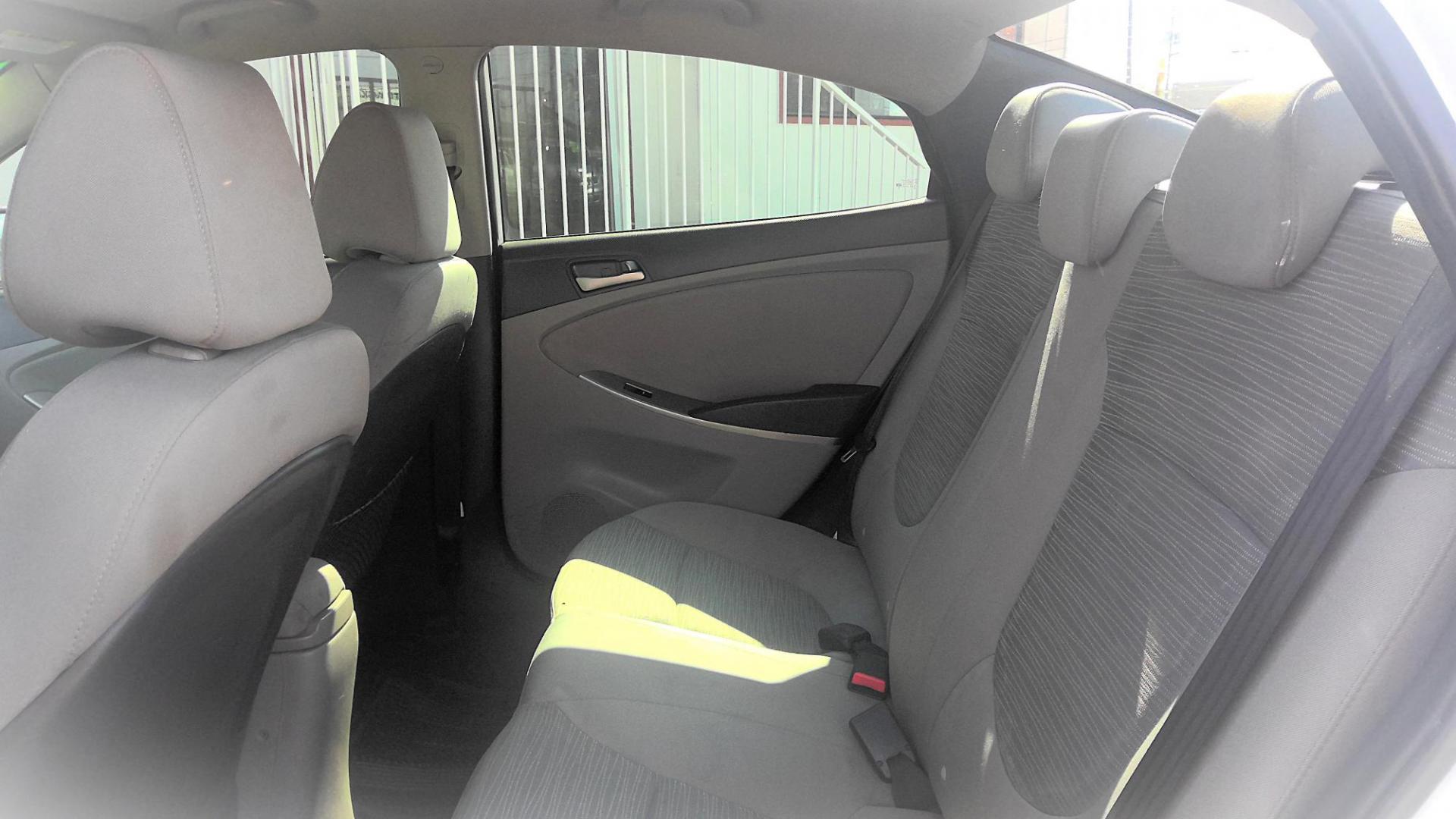2017 WHITE Hyundai Accent SE 4-Door 6M (KMHCT4AE4HU) with an 1.6L L4 DOHC 16V engine, 6M transmission, located at 502 S. Riverside Avenue, Medford, OR, 97501, (541) 773-3136, 42.322803, -122.867477 - Photo#6