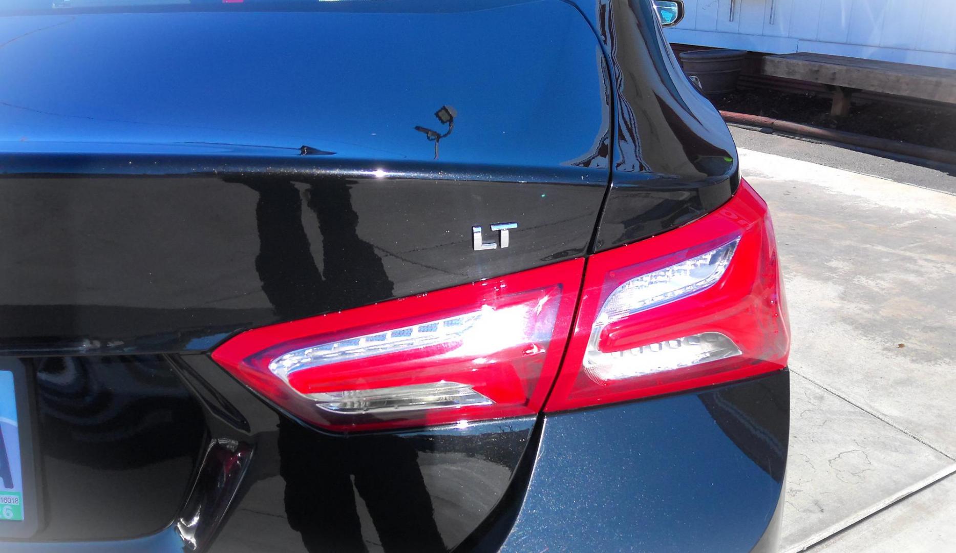 2022 BLACK Chevrolet Malibu LT (1G1ZD5ST9NF) with an 1.5L L4 DOHC 16V engine, 6A transmission, located at 502 S. Riverside Avenue, Medford, OR, 97501, (541) 773-3136, 42.322803, -122.867477 - Photo#4