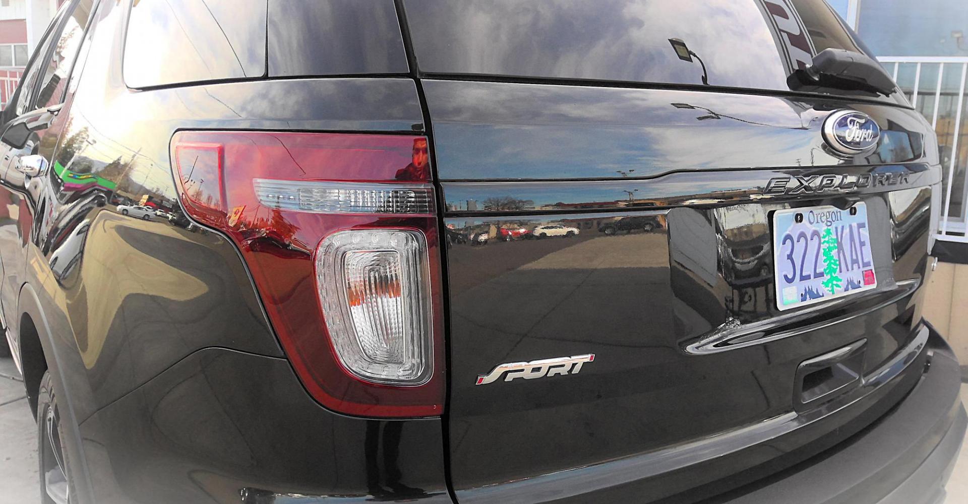 2014 BLACK Ford Explorer Sport 4WD (1FM5K8GT1EG) with an 3.5L V6 DOHC 24V engine, 6-Speed Automatic transmission, located at 502 S. Riverside Avenue, Medford, OR, 97501, (541) 773-3136, 42.322803, -122.867477 - Photo#3