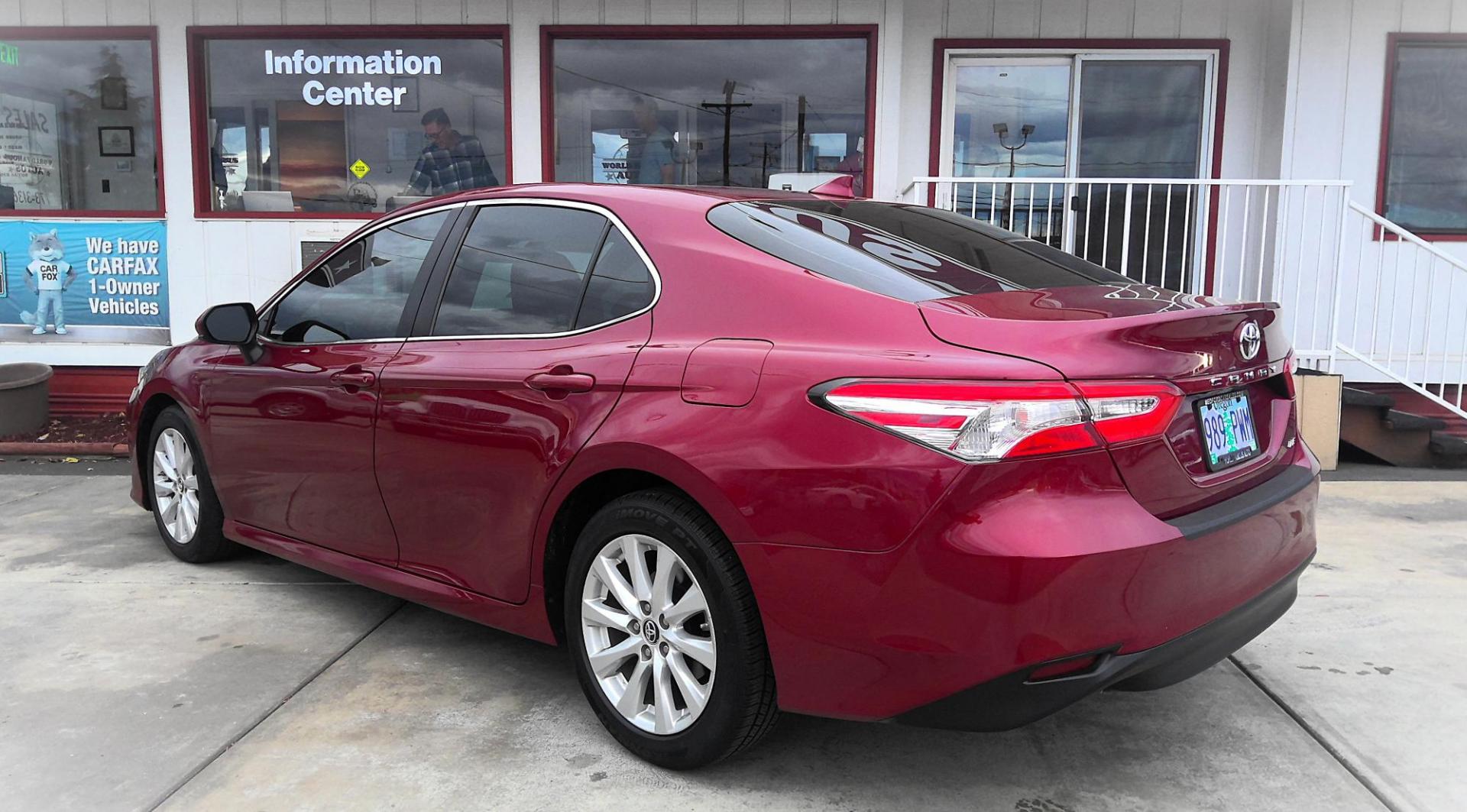 2019 RED Toyota Camry LE (4T1B11HK3KU) with an 2.5L L4 DOHC 16V engine, 8A transmission, located at 502 S. Riverside Avenue, Medford, OR, 97501, (541) 773-3136, 42.322803, -122.867477 - Photo#2