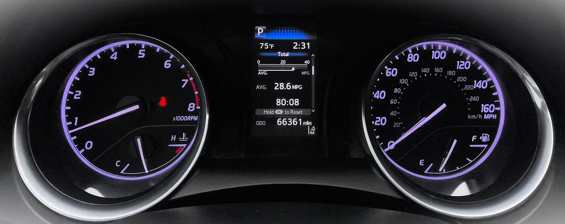 2019 RED Toyota Camry LE (4T1B11HK3KU) with an 2.5L L4 DOHC 16V engine, 8A transmission, located at 502 S. Riverside Avenue, Medford, OR, 97501, (541) 773-3136, 42.322803, -122.867477 - Photo#11