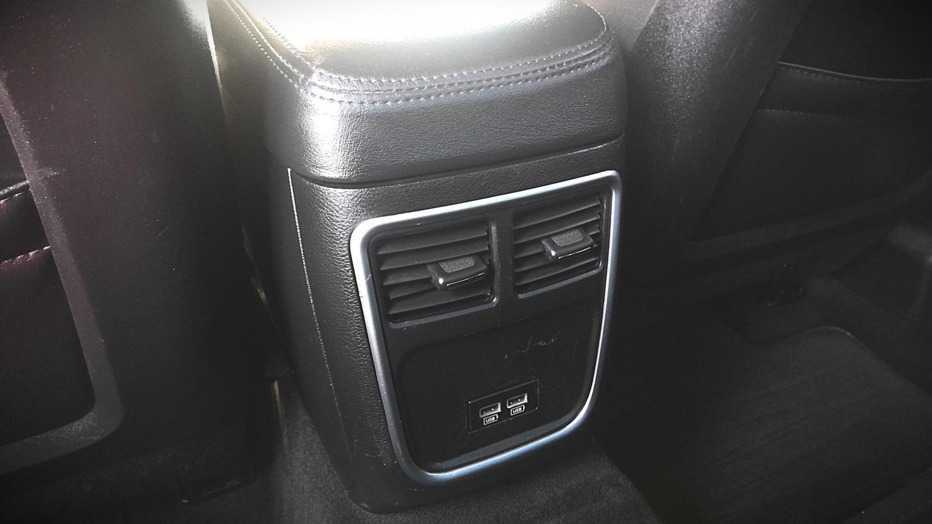 2018 RED Dodge Charger SRT 392 (2C3CDXGJ8JH) with an 6.4L V8 OHV 16V engine, 5A transmission, located at 502 S. Riverside Avenue, Medford, OR, 97501, (541) 773-3136, 42.322803, -122.867477 - Photo#8