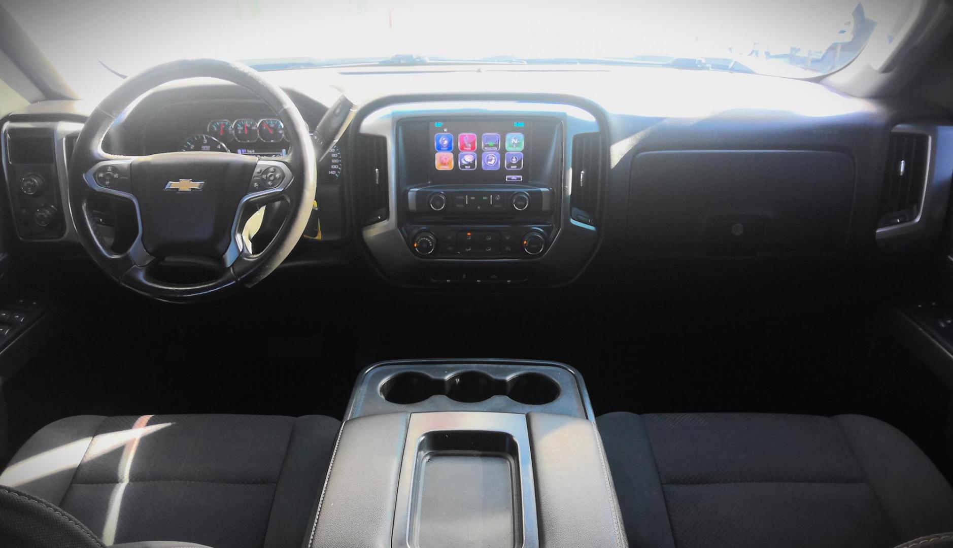 2017 WHITE Chevrolet Silverado 1500 LT Crew Cab 4WD (3GCUKREC8HG) with an 5.3L V8 OHV 16V engine, 6A transmission, located at 502 S. Riverside Avenue, Medford, OR, 97501, (541) 773-3136, 42.322803, -122.867477 - Photo#5