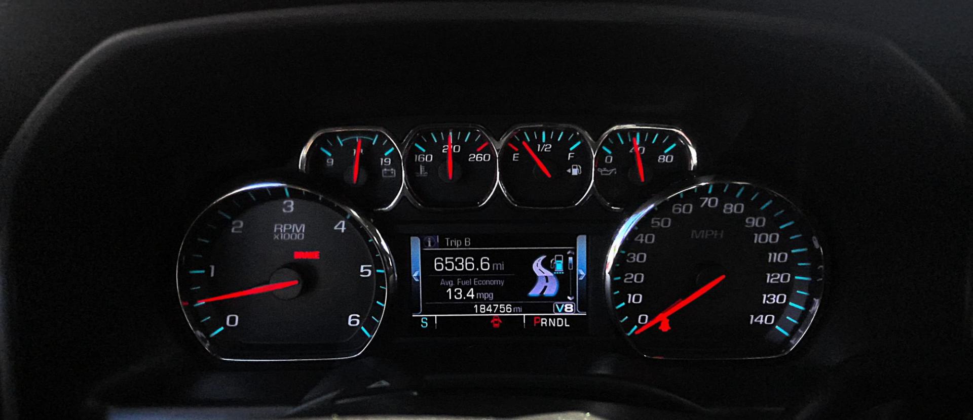 2017 WHITE Chevrolet Silverado 1500 LT Crew Cab 4WD (3GCUKREC8HG) with an 5.3L V8 OHV 16V engine, 6A transmission, located at 502 S. Riverside Avenue, Medford, OR, 97501, (541) 773-3136, 42.322803, -122.867477 - Photo#7