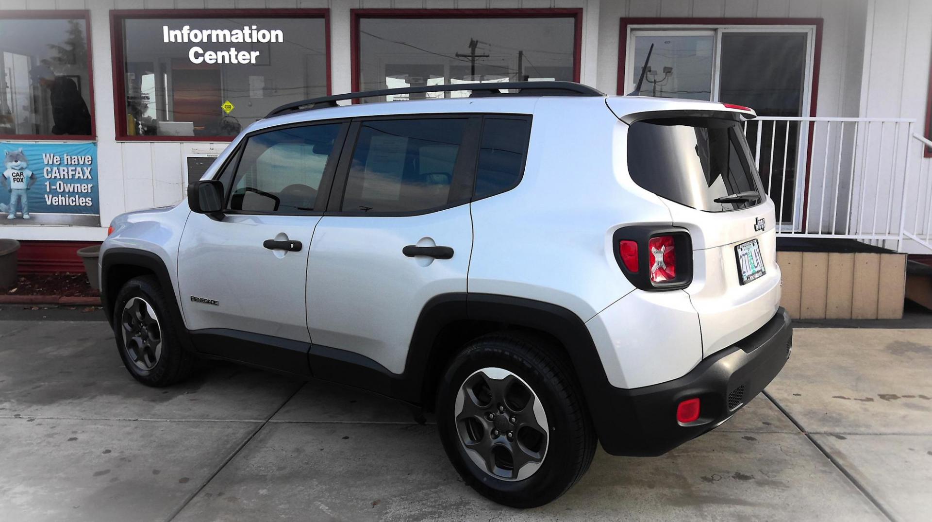 2016 SILVER Jeep Renegade Sport FWD (ZACCJAAW8GP) with an 1.4L L4 DOHC 16V TURBO engine, 6M transmission, located at 502 S. Riverside Avenue, Medford, OR, 97501, (541) 773-3136, 42.322803, -122.867477 - Photo#2