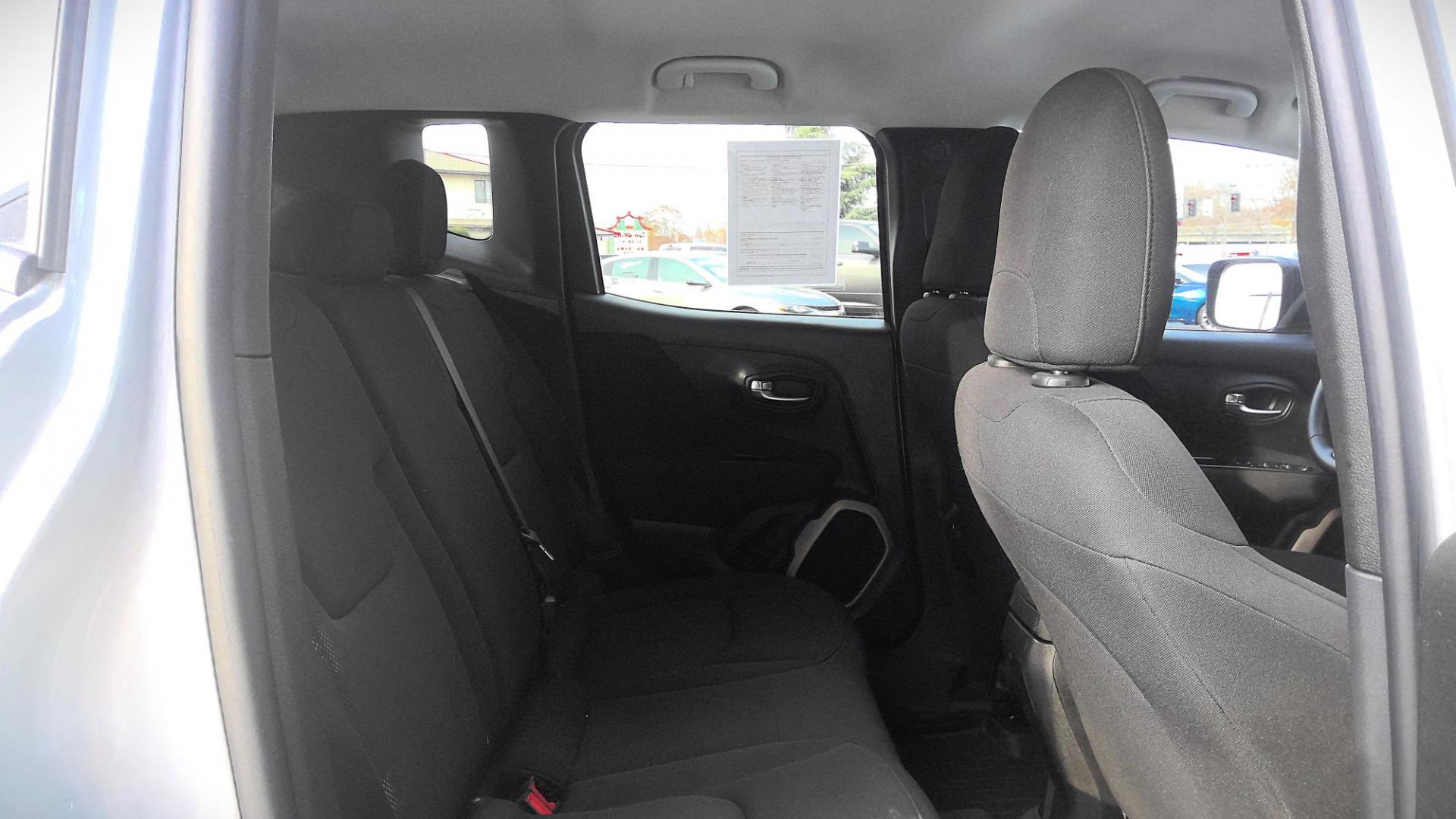 2016 SILVER Jeep Renegade Sport FWD (ZACCJAAW8GP) with an 1.4L L4 DOHC 16V TURBO engine, 6M transmission, located at 502 S. Riverside Avenue, Medford, OR, 97501, (541) 773-3136, 42.322803, -122.867477 - Photo#5