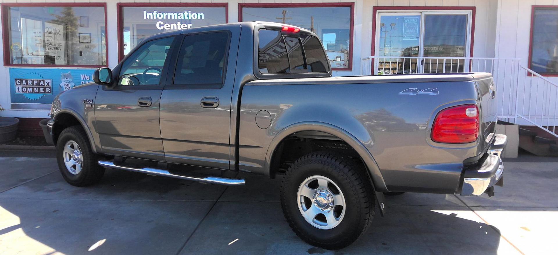 2003 GRAY Ford F-150 King Ranch SuperCrew 4WD (1FTRW08L13K) with an 5.4L V8 SOHC 16V engine, 4-Speed Automatic Overdrive transmission, located at 502 S. Riverside Avenue, Medford, OR, 97501, (541) 773-3136, 42.322803, -122.867477 - Photo#2